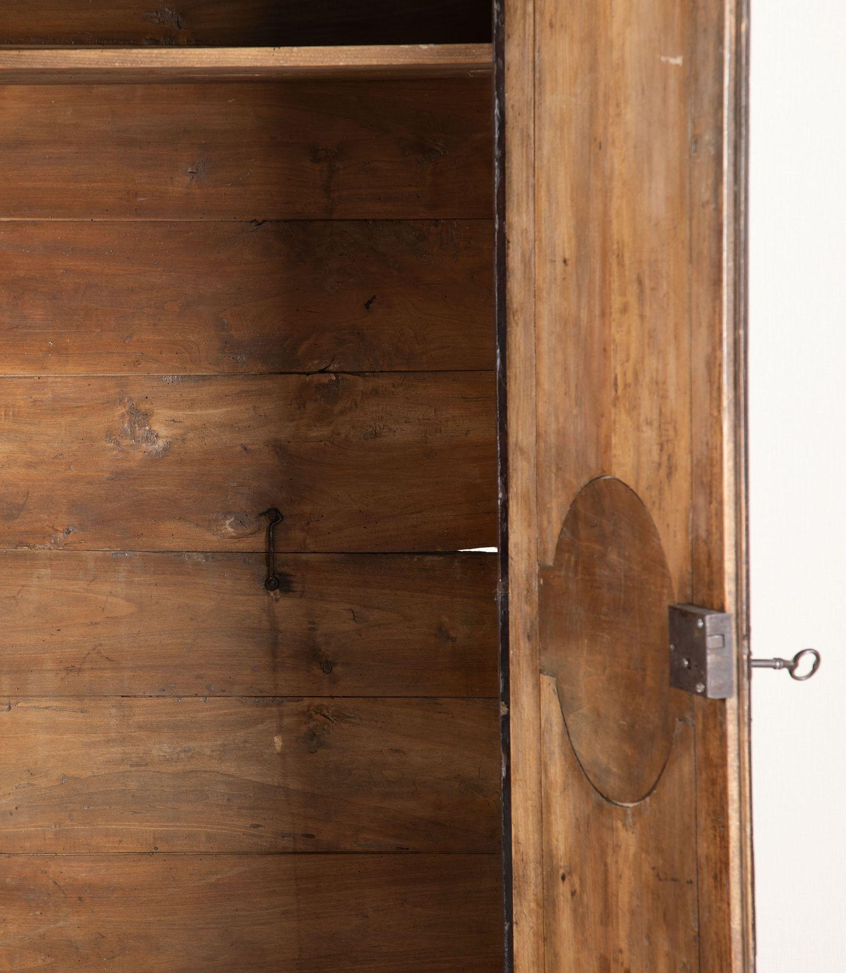 Armoire italiano della fine del XVIII secolo in vendita 4