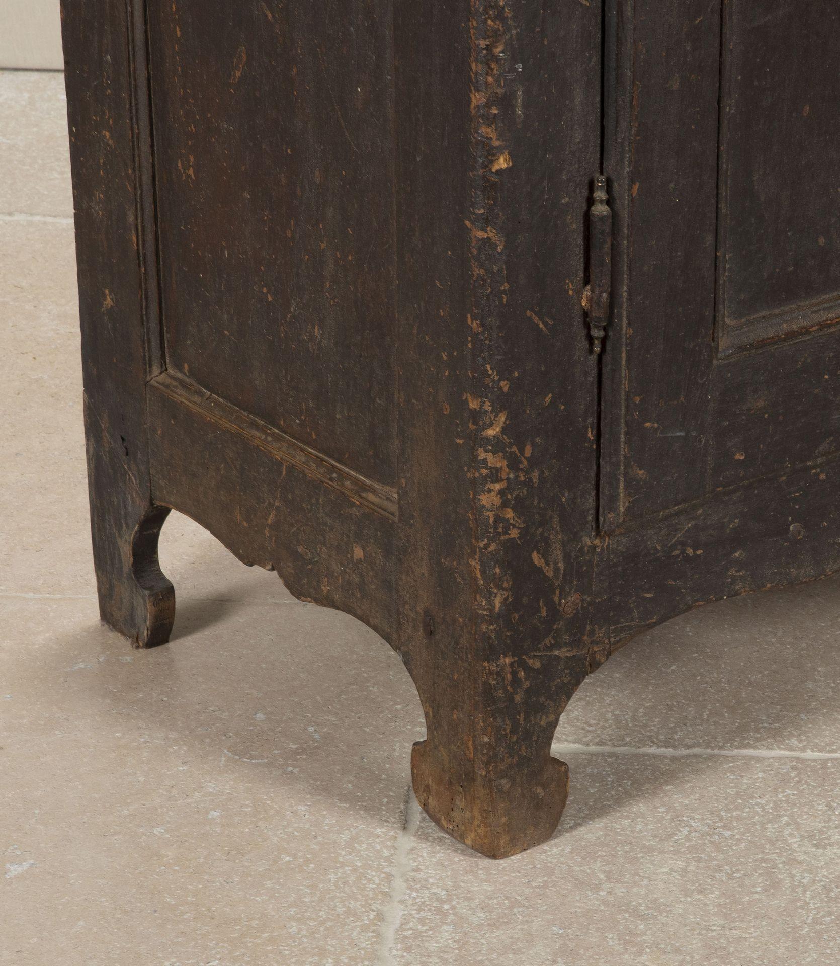 Armoire italiano della fine del XVIII secolo con vernice originale in vendita 3