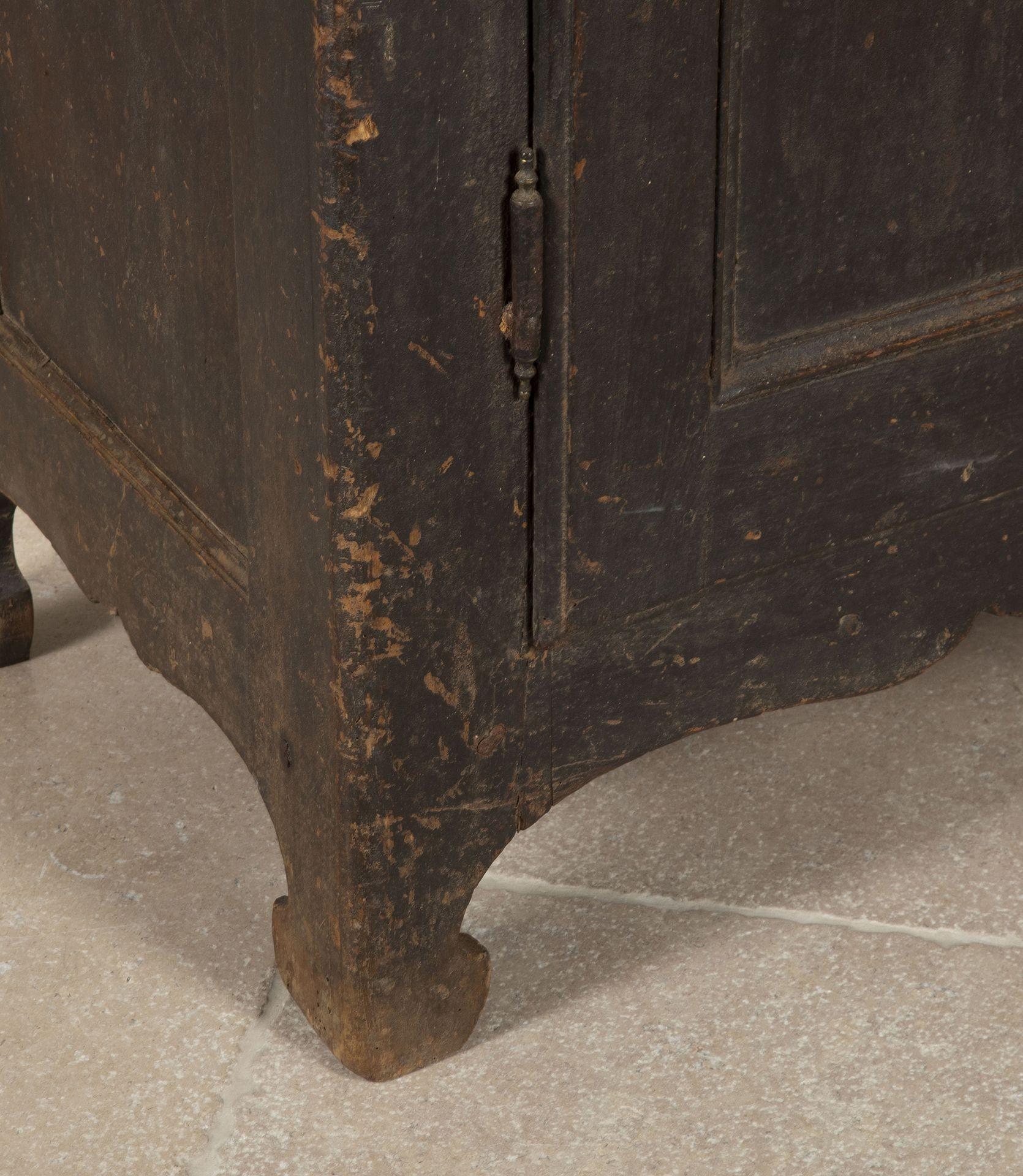 Armoire italiano della fine del XVIII secolo con vernice originale in vendita 4