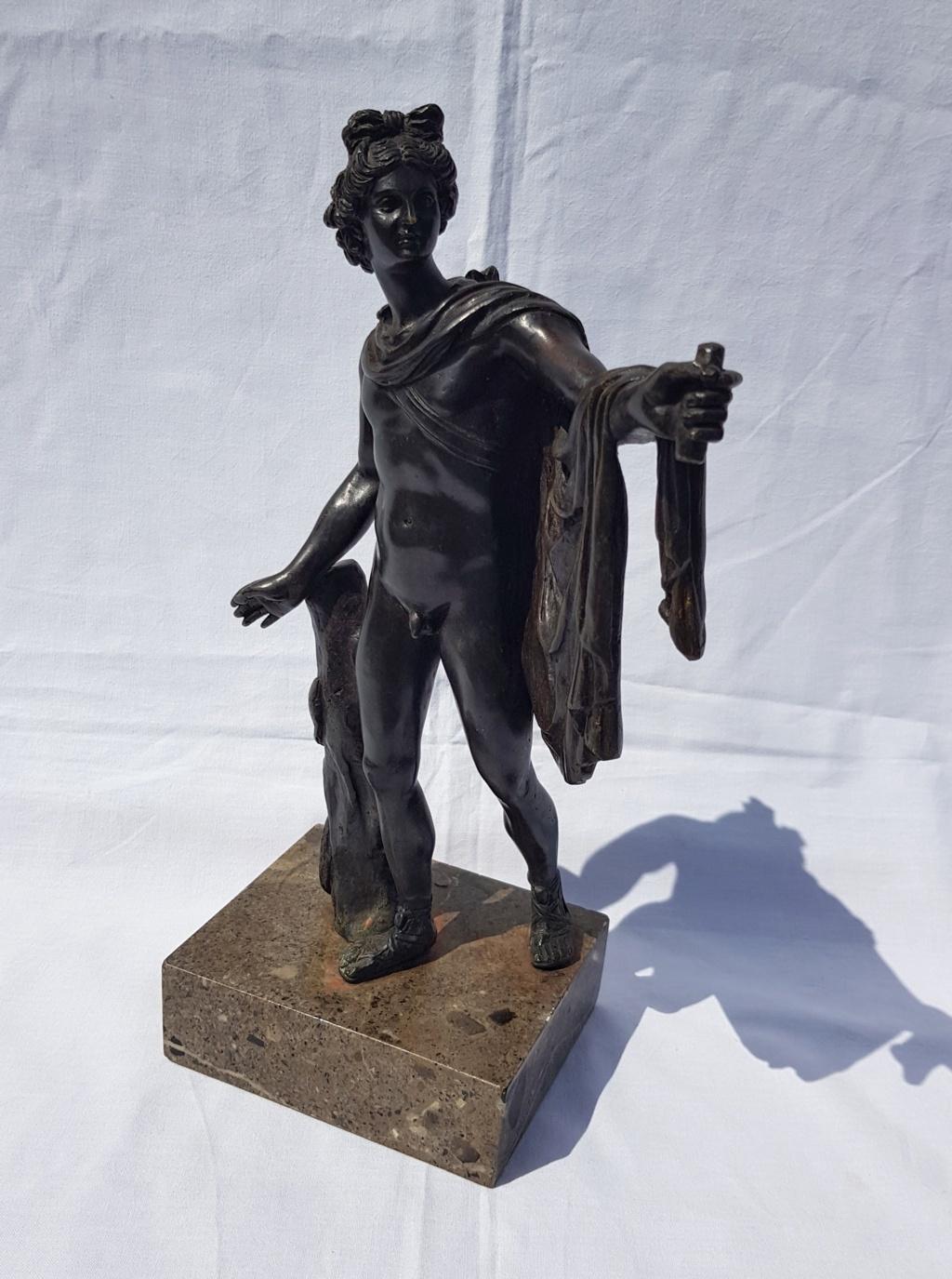 Burnished bronze sculpture on a marble base - 