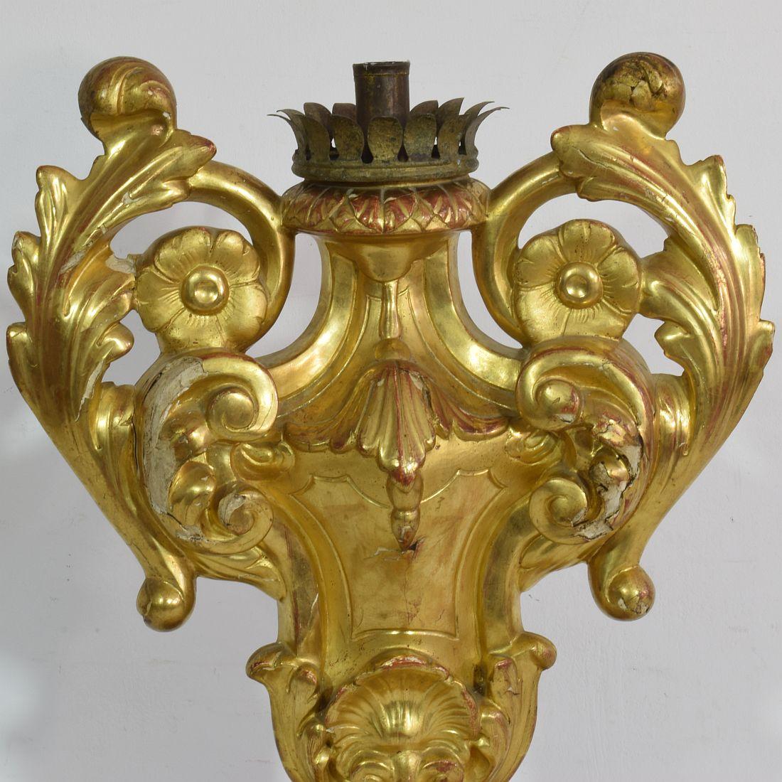 Late 18th Century Italian Carved Giltwood Baroque Candleholder 4