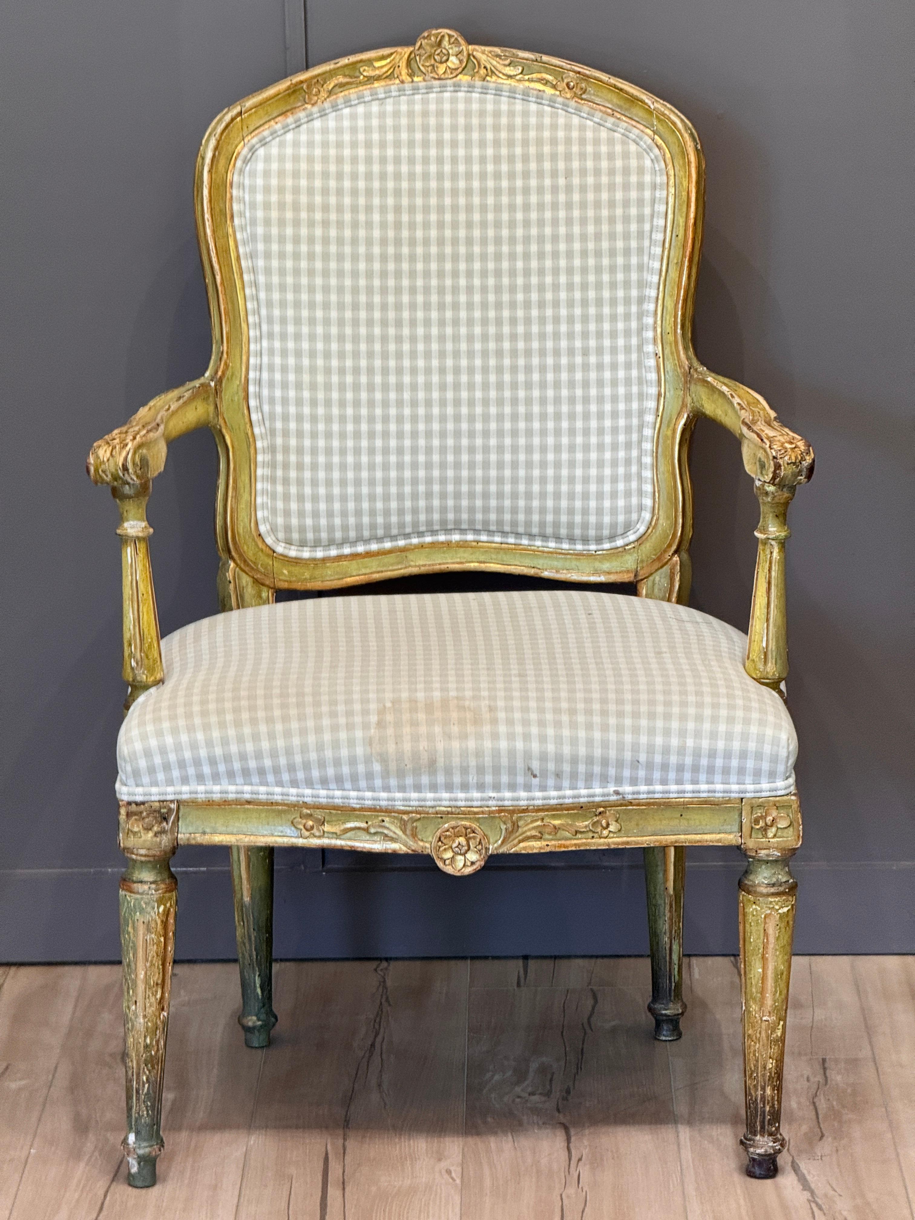 Fin du XVIIIe siècle - Fauteuil classique italien doré à la parcelle Bon état - En vente à Charlottesville, VA