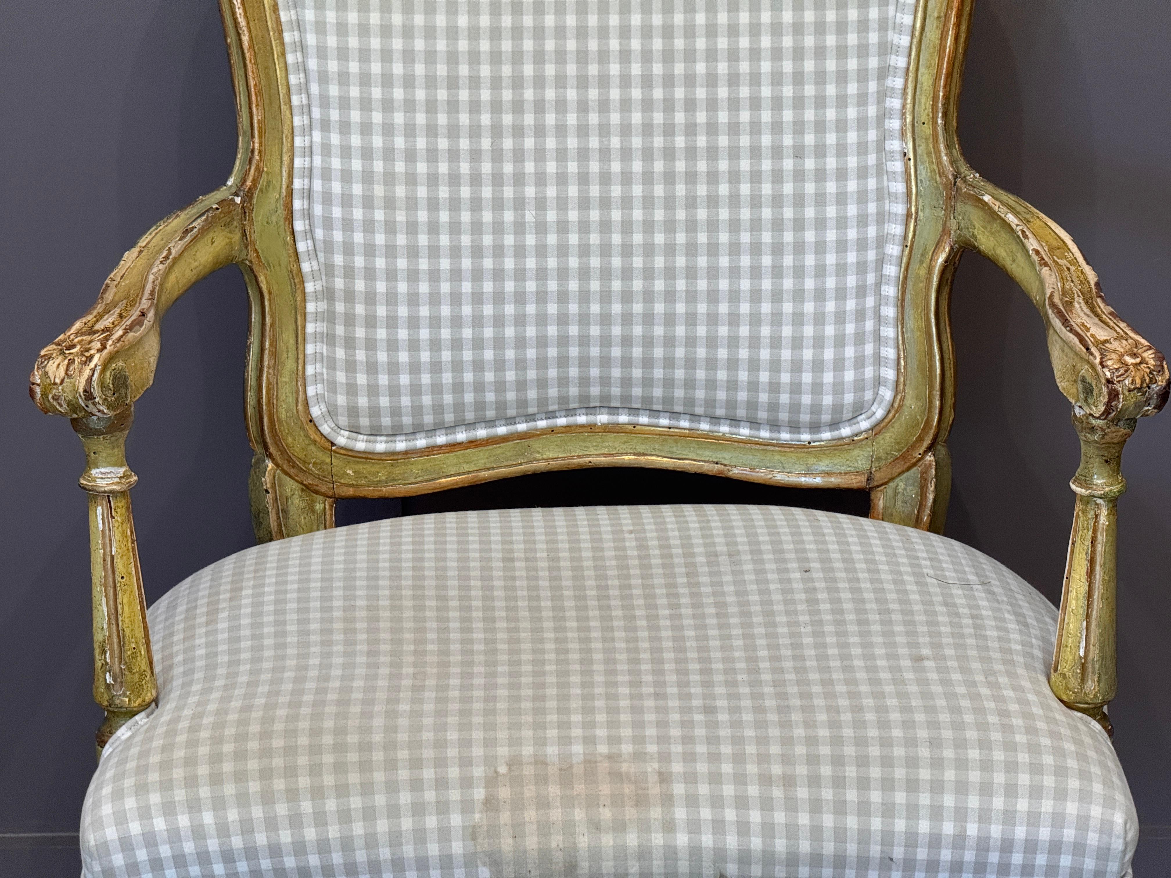 Fin du XVIIIe siècle - Fauteuil classique italien doré à la parcelle en vente 2