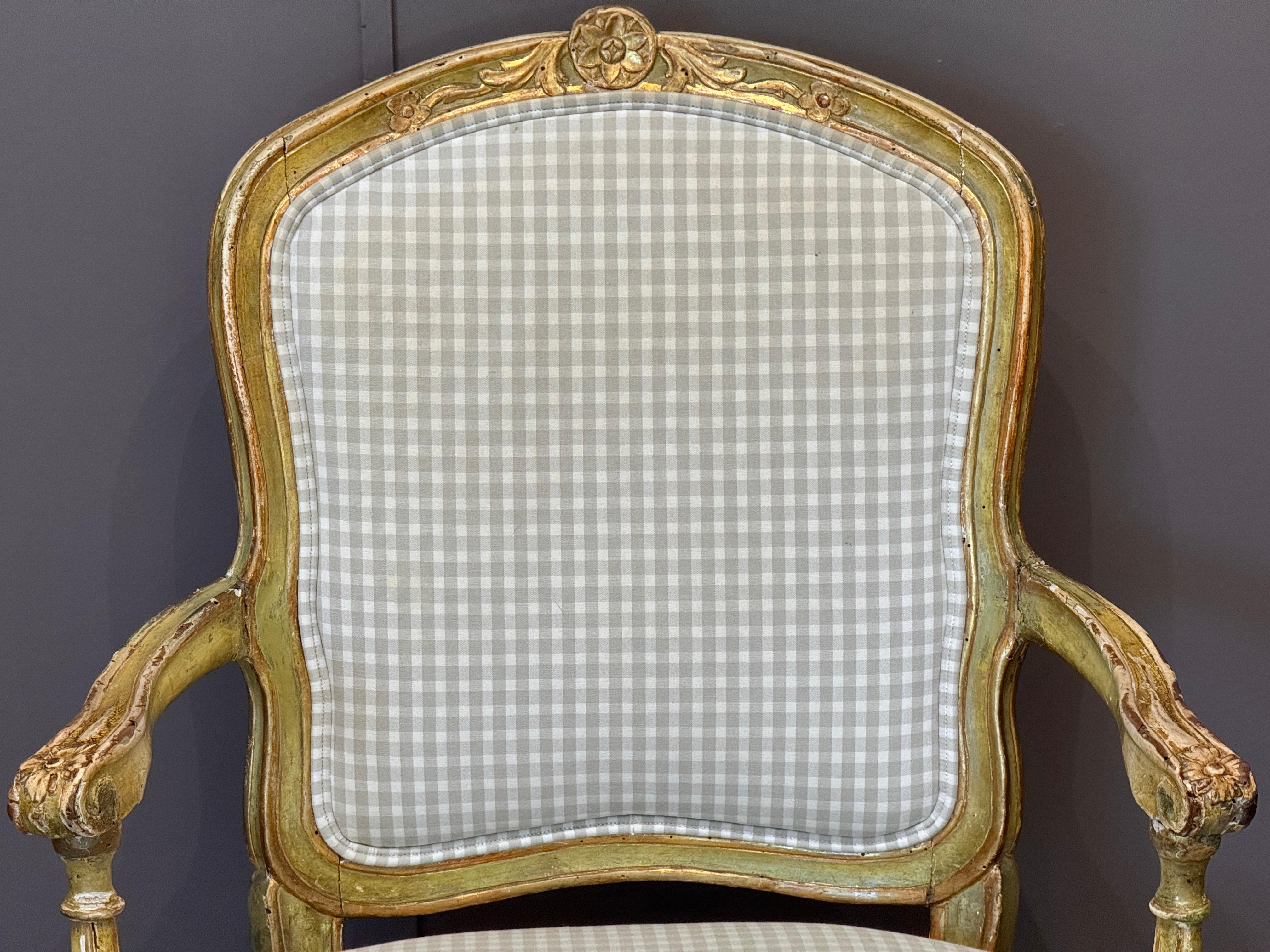 Fin du XVIIIe siècle - Fauteuil classique italien doré à la parcelle en vente 3