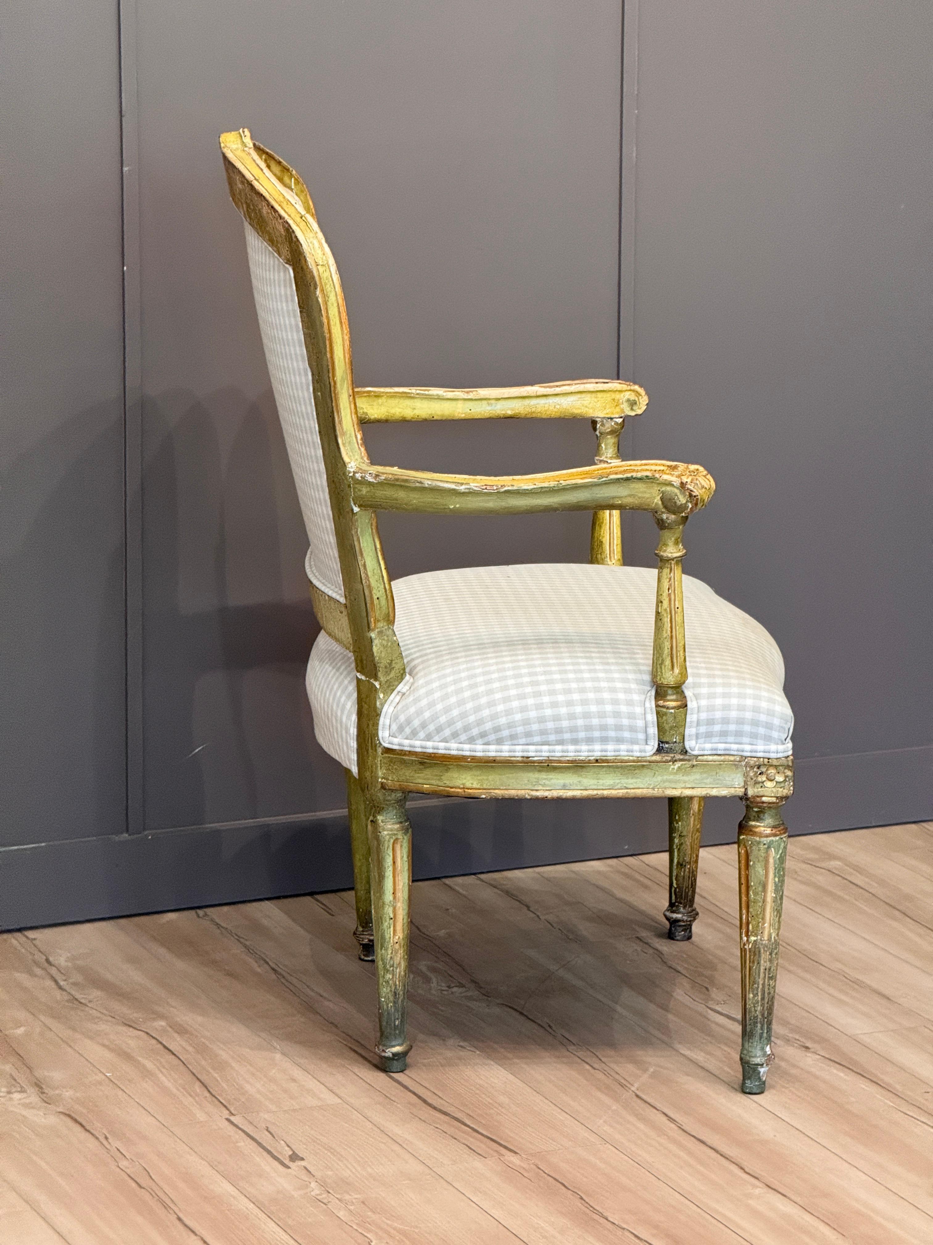 Fin du XVIIIe siècle - Fauteuil classique italien doré à la parcelle en vente 4