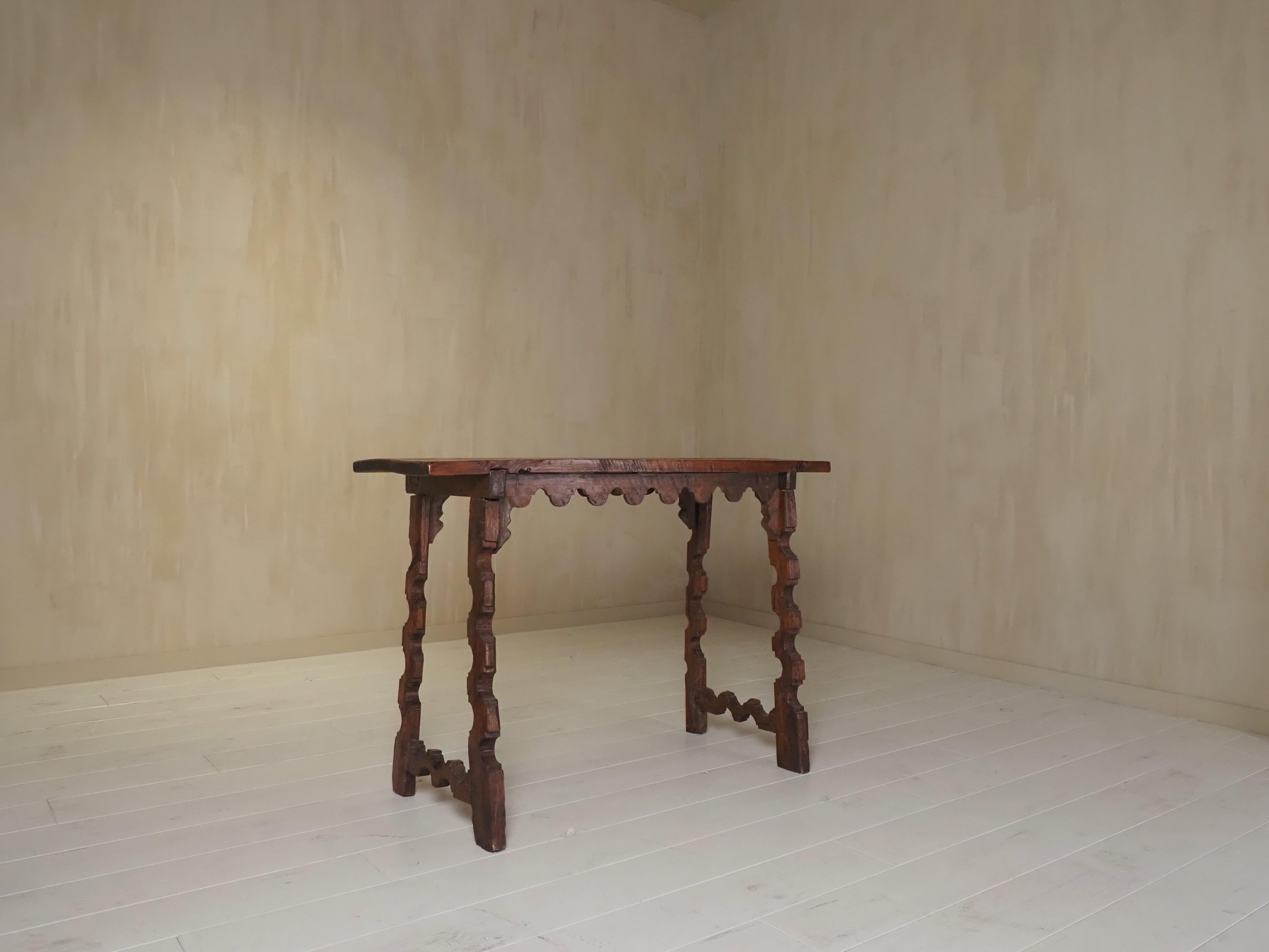 Brutalist Late 18th Century Italian console table For Sale