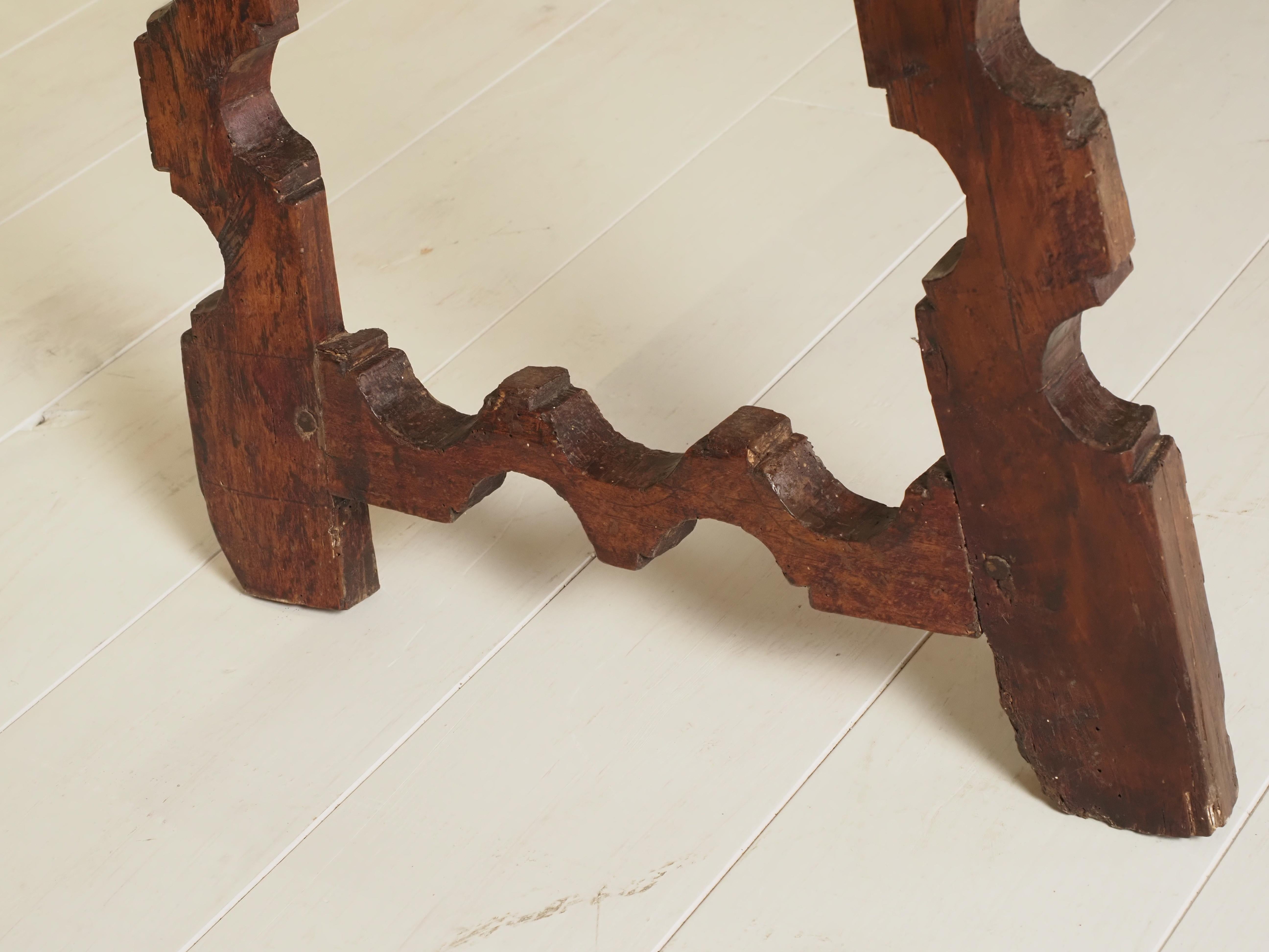 Late 18th Century Italian console table For Sale 1