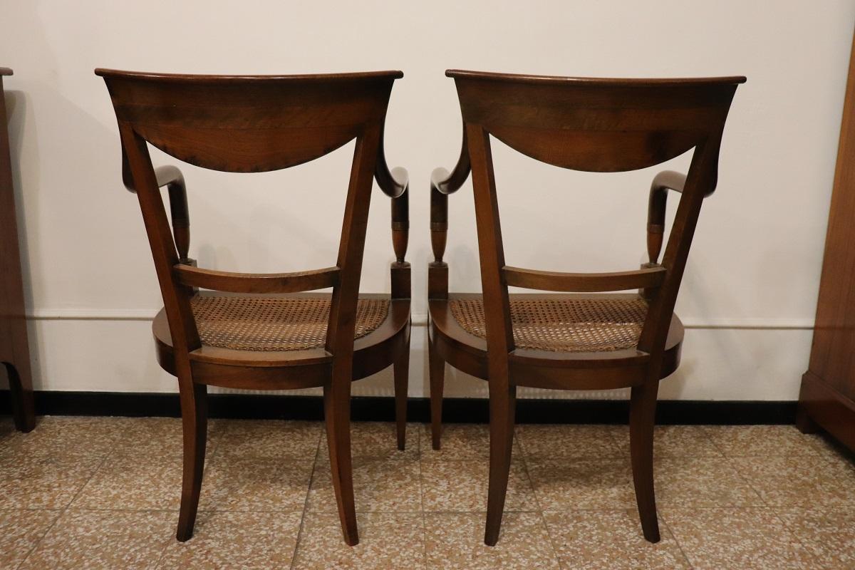 Italienische Directoire-Sessel aus massivem Nussbaum und Wiener Sraw aus dem späten 18. im Angebot 2