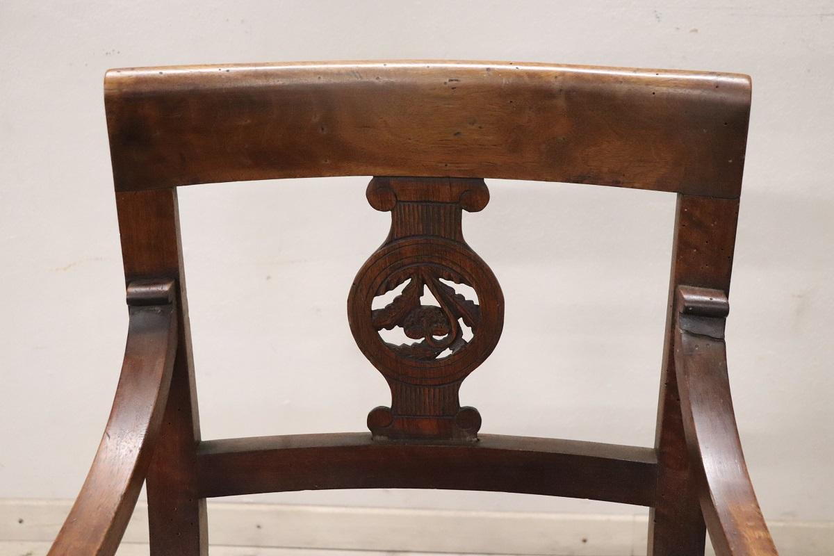 Late 18th Century Italian Directoire Solid Walnut Armchair In Good Condition For Sale In Casale Monferrato, IT