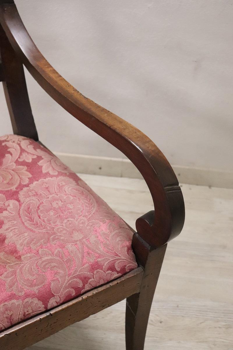 Italienischer Directoire-Sessel aus massivem Nussbaumholz, 18. Jahrhundert  im Angebot 3