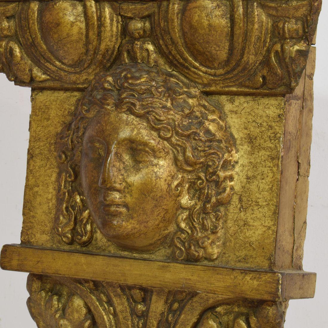 Late 18th Century Italian Giltwood Neoclassical Ornament with Head 3
