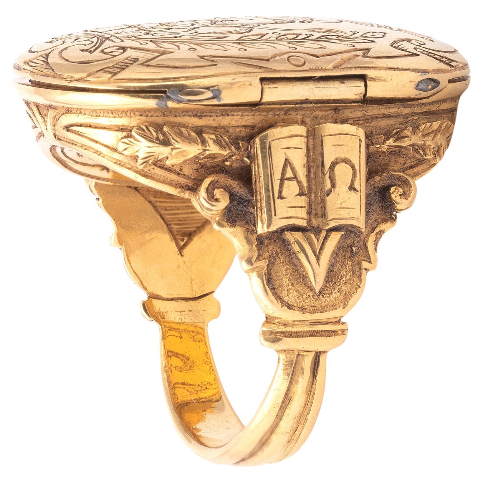 Ring engraved on the front with a noble coat of arms which we have managed to trace back to the Guidi Casavecchia family, circa 1730.
On the inside there is a compartment for poison with a skull enamelled with multiple colours, the conditions of the