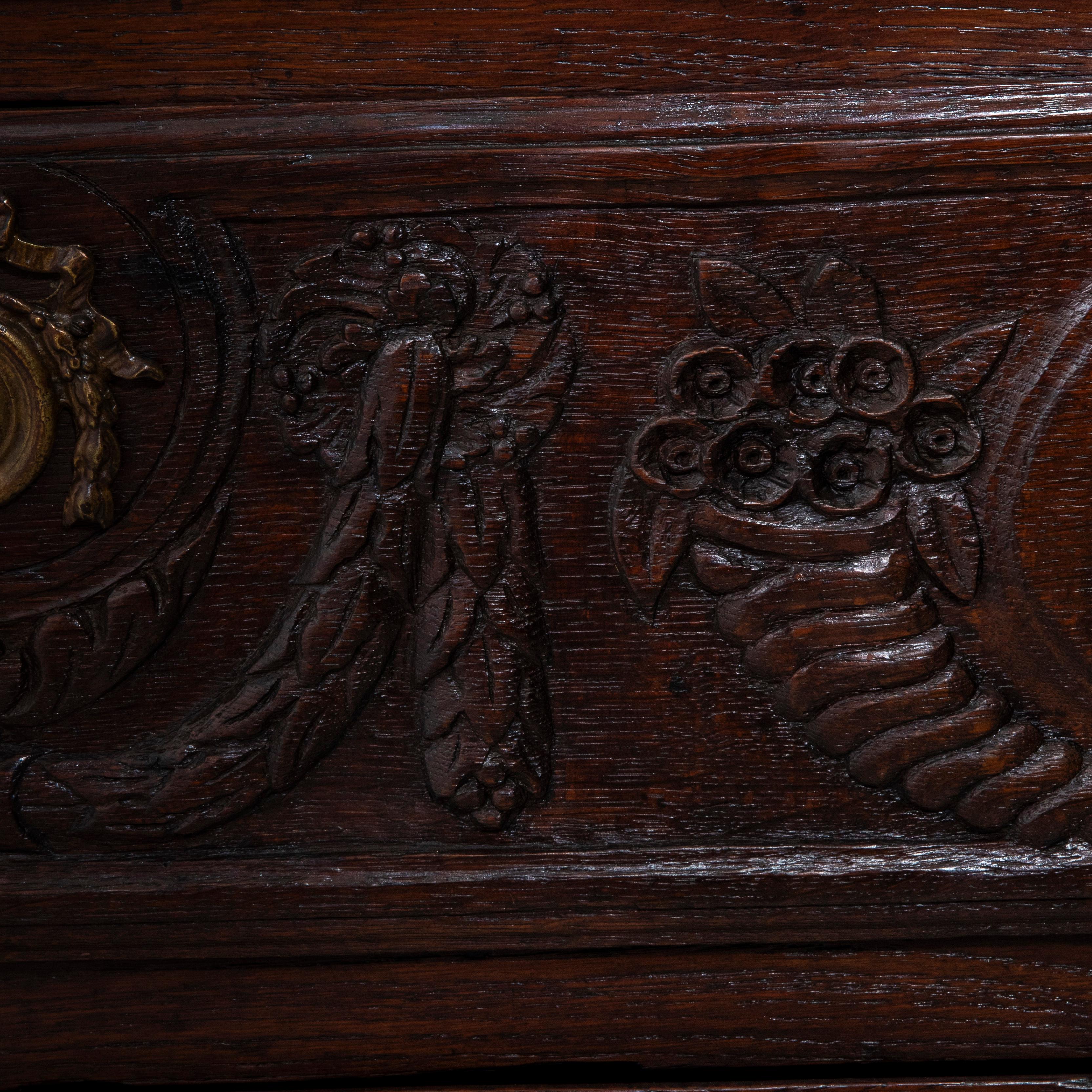 Late 18th Century Italian Hand Carved Oak Chest of Drawers For Sale 7