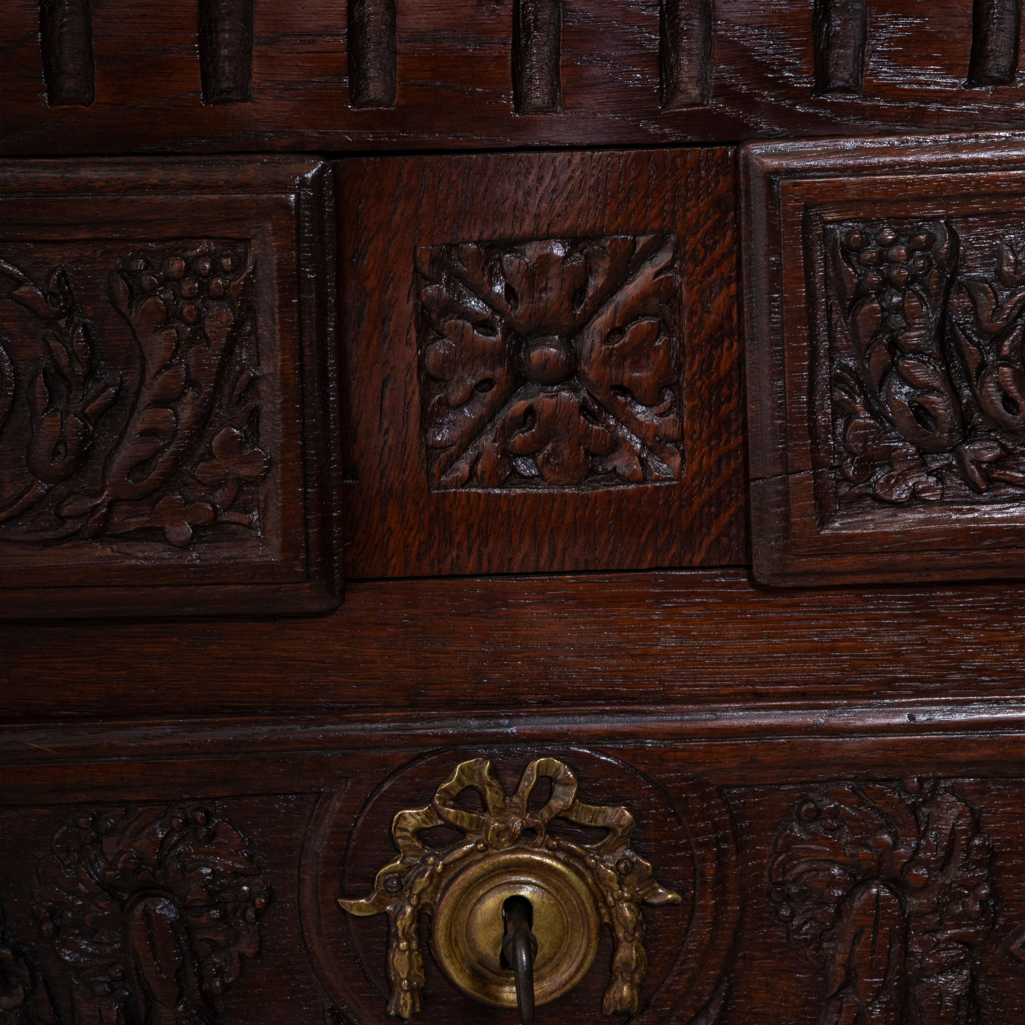 Late 18th Century Italian Hand Carved Oak Chest of Drawers For Sale 8