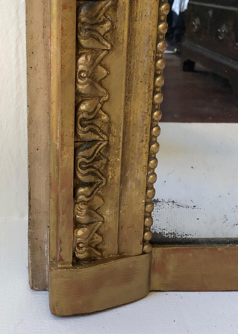 Late 18th Century Italian Neoclassical Carved Giltwood Mirror For Sale 1