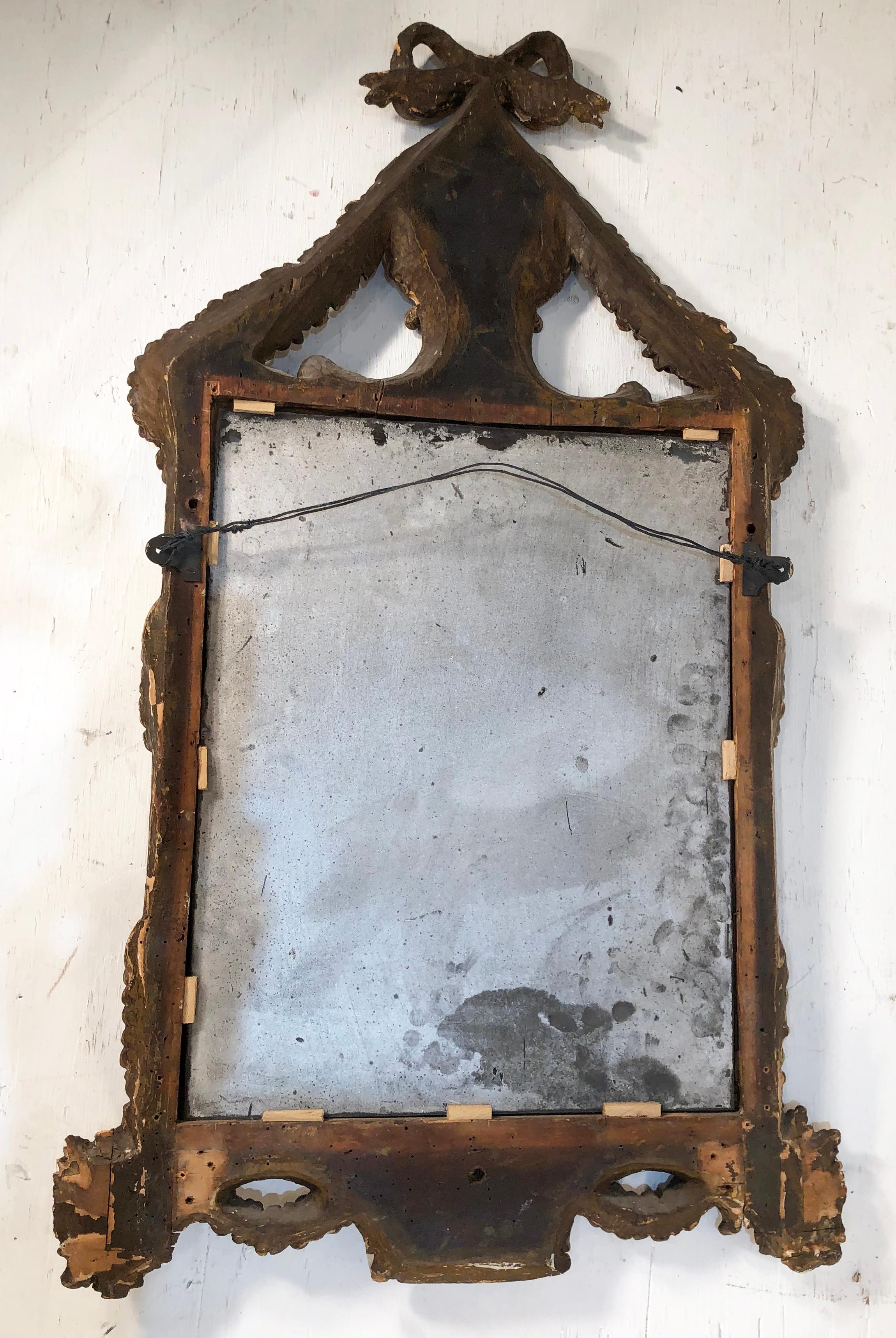 Late 18th Century Italian Neoclassical Carved Giltwood Mirror 3