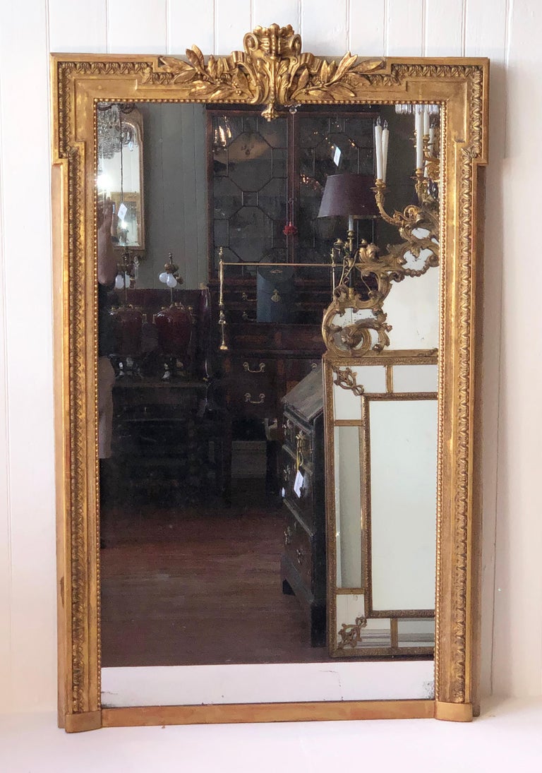 Late 18th Century Italian Neoclassical Carved Giltwood Mirror For Sale 4