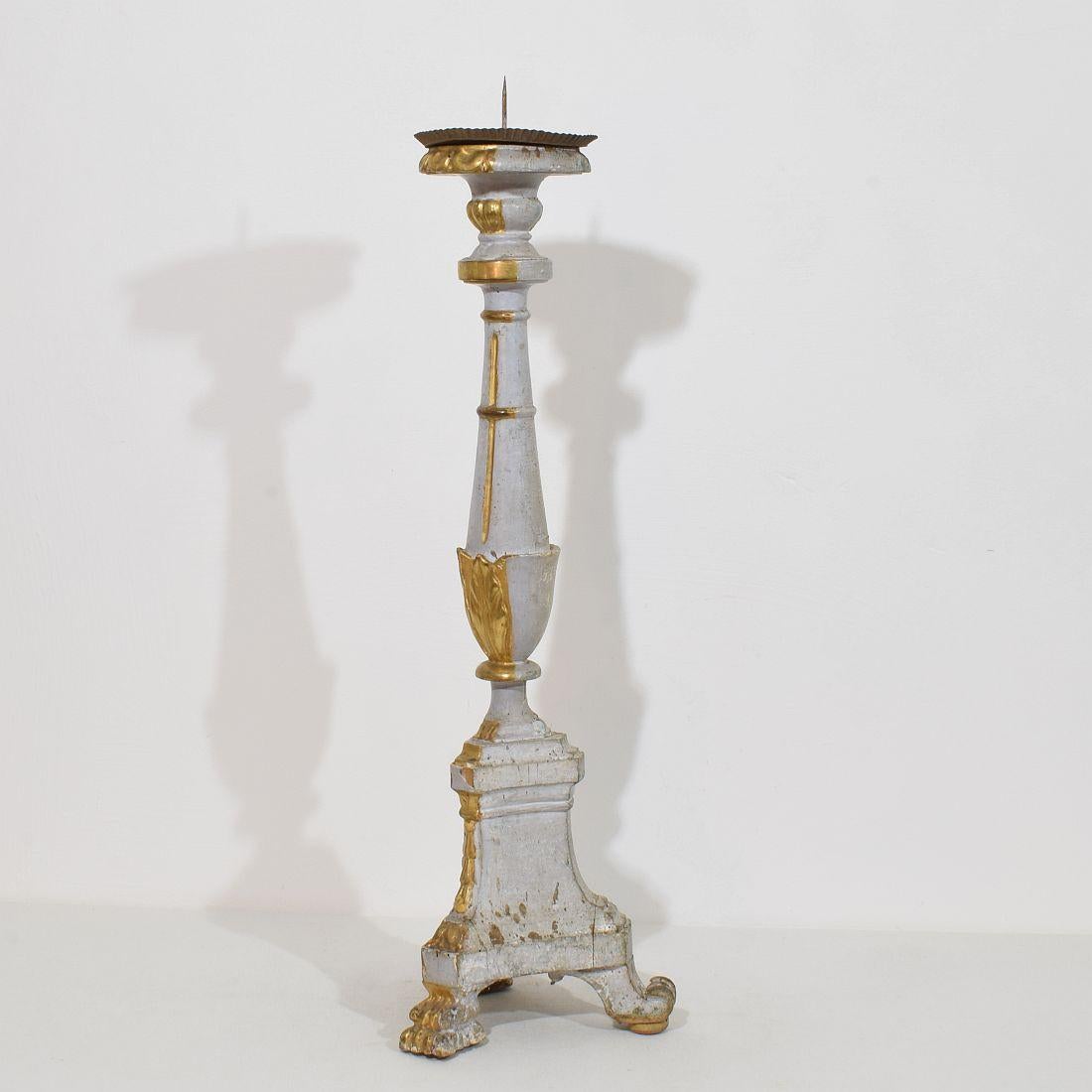 Late 18th Century Italian Neoclassical Carved Wooden Candleholder For Sale 2