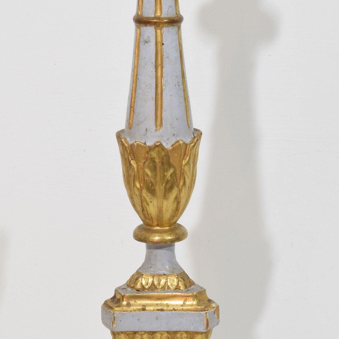 Late 18th Century Italian Neoclassical Carved Wooden Candleholder For Sale 4