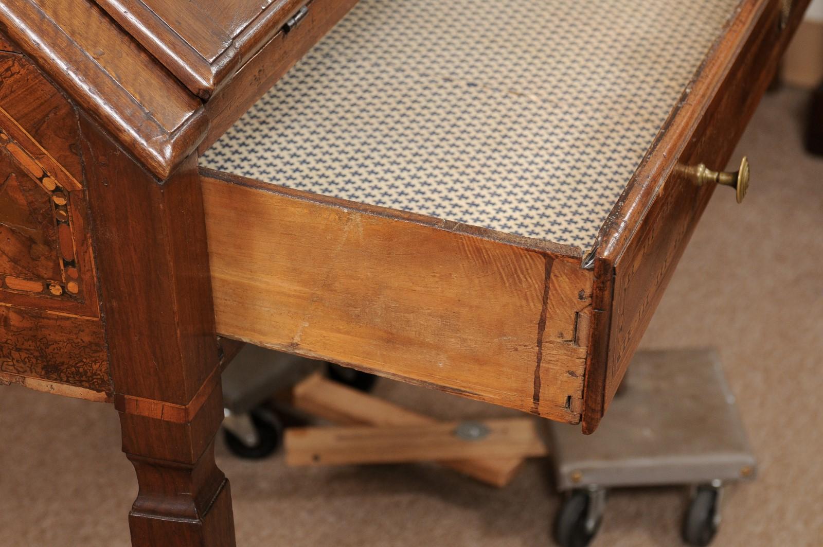 Late 18th Century Italian Neoclassical Inlaid Walnut Slant Front Desk / Bureau  In Good Condition In Atlanta, GA