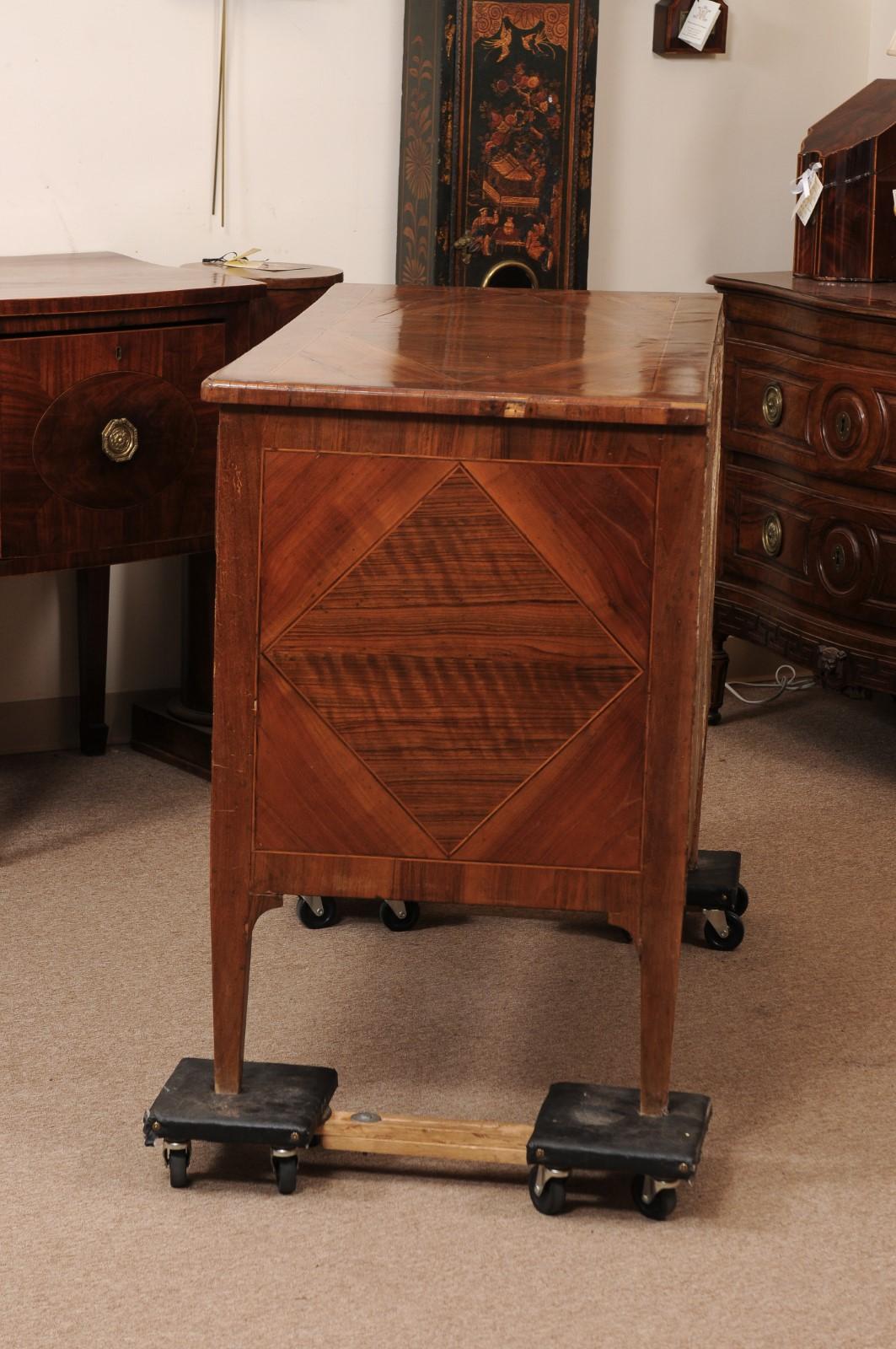 Late 18th Century Italian Neoclassical Parquetry Inlaid Walnut Commode with 3 Dr For Sale 6