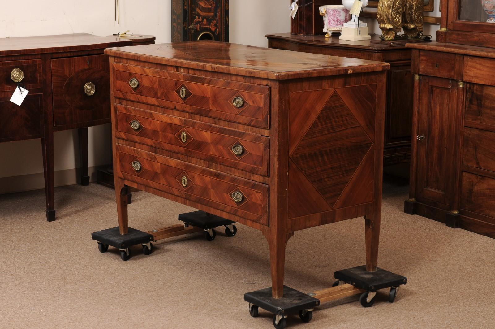 Late 18th Century Italian Neoclassical Parquetry Inlaid Walnut Commode with 3 Dr For Sale 7
