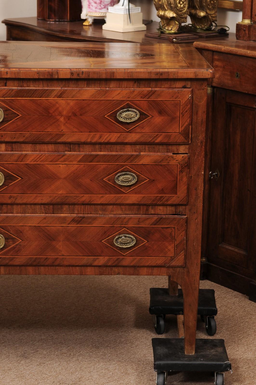 Late 18th Century Italian Neoclassical Parquetry Inlaid Walnut Commode with 3 Dr For Sale 9