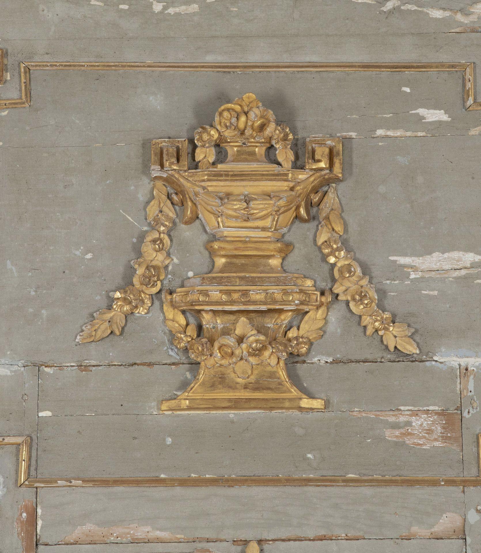 Louis XVI Miroir Trumeau italien peint et doré de la fin du XVIIIe siècle en vente