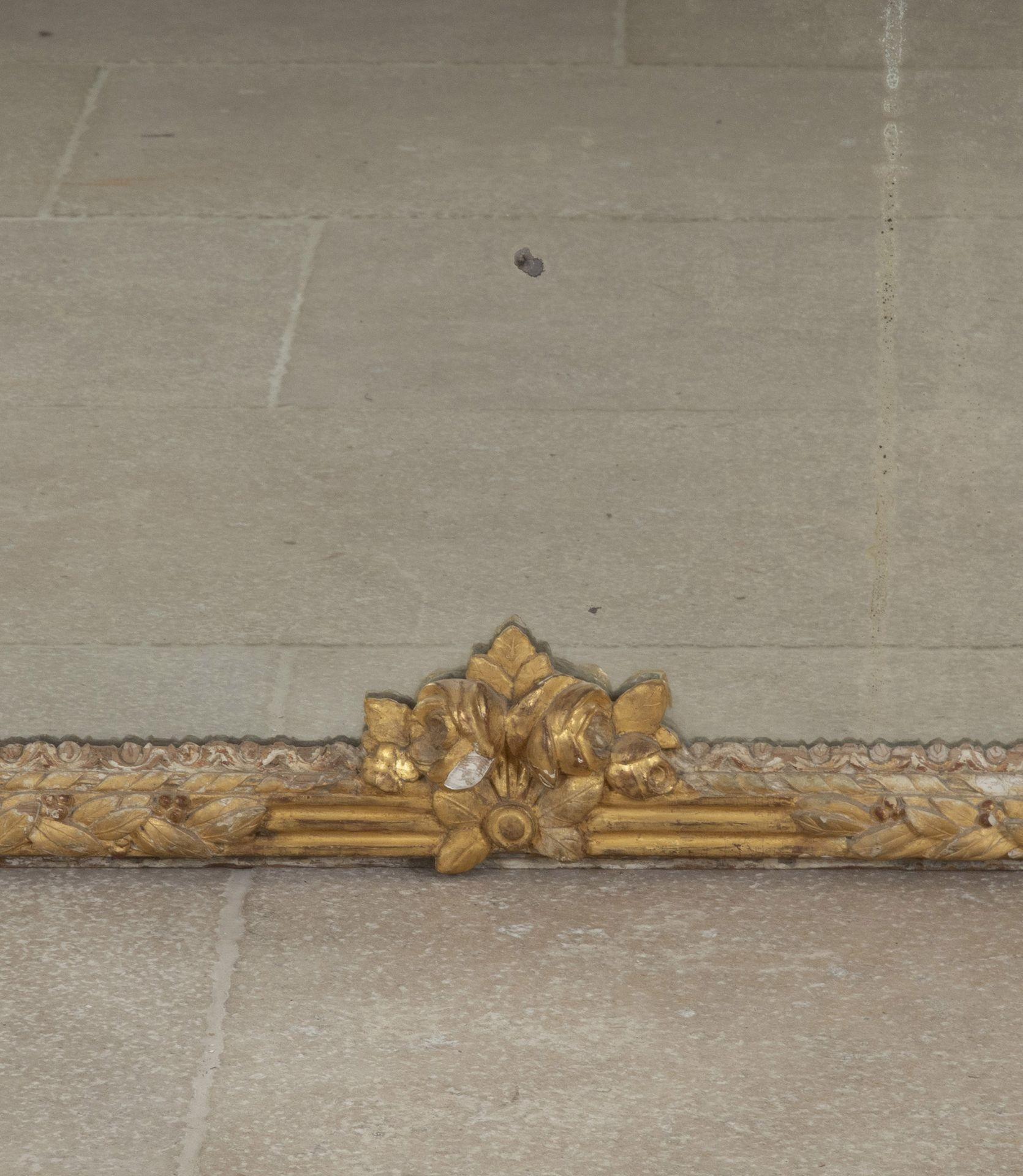 Miroir Trumeau italien peint et doré de la fin du XVIIIe siècle en vente 4