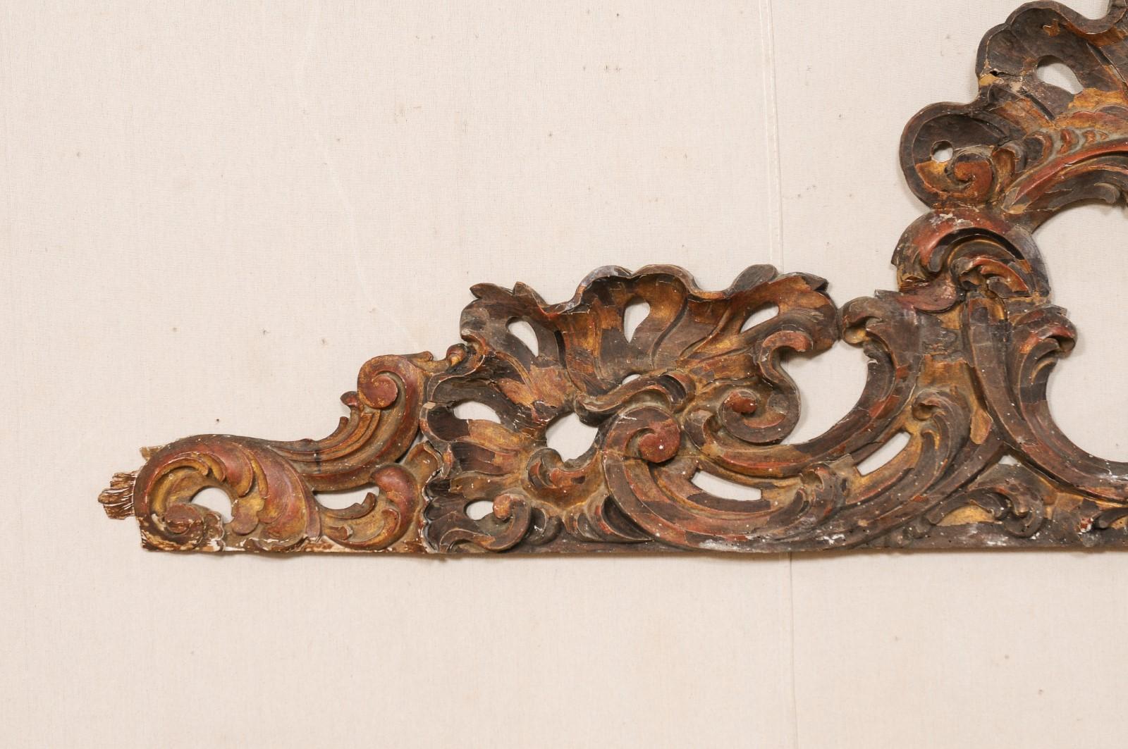 Late 18th Century Italian Pierce-Carved Wood Pediment Fragment In Good Condition For Sale In Atlanta, GA
