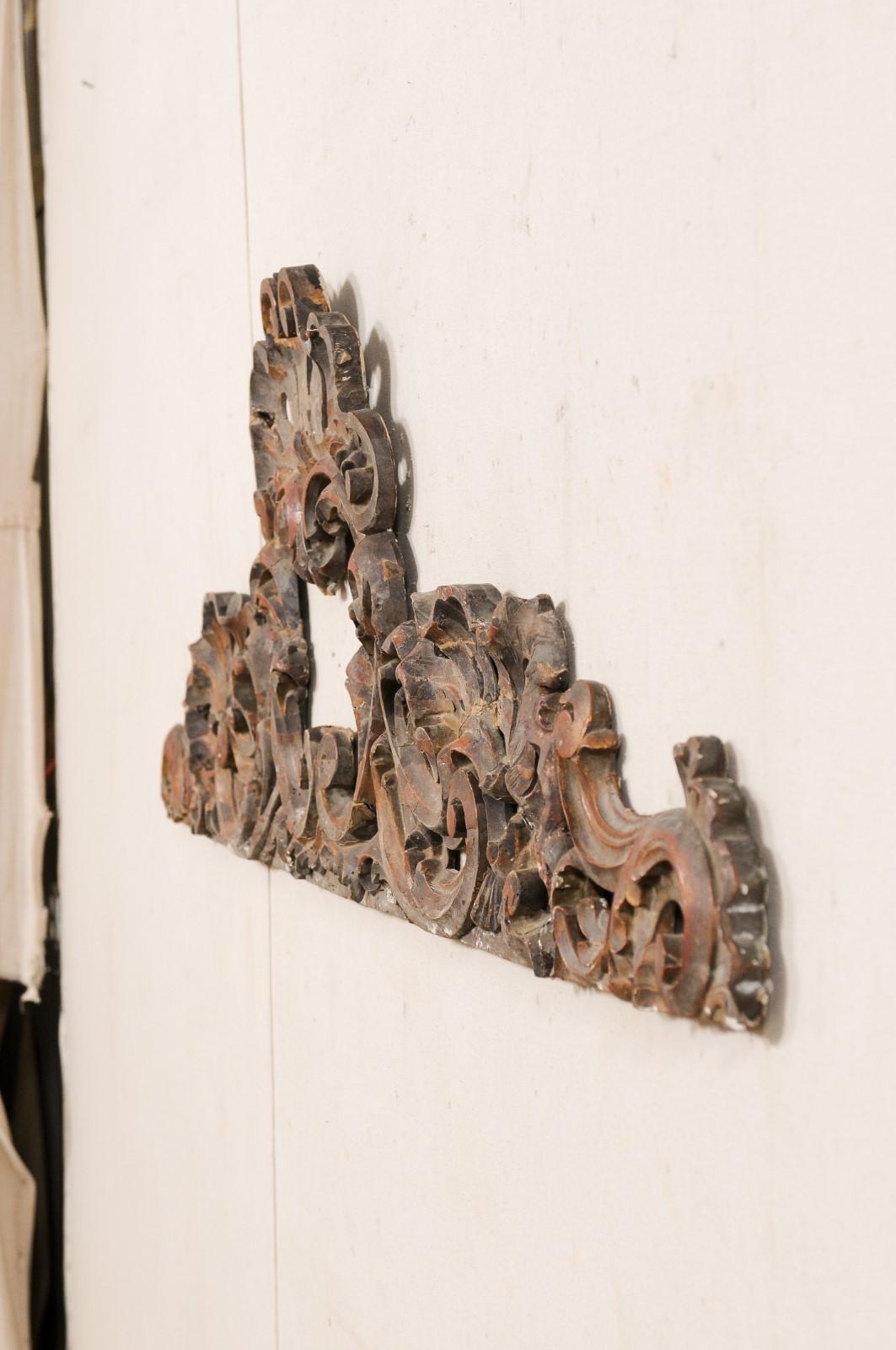 Late 18th Century Italian Pierce-Carved Wood Pediment Fragment For Sale 2