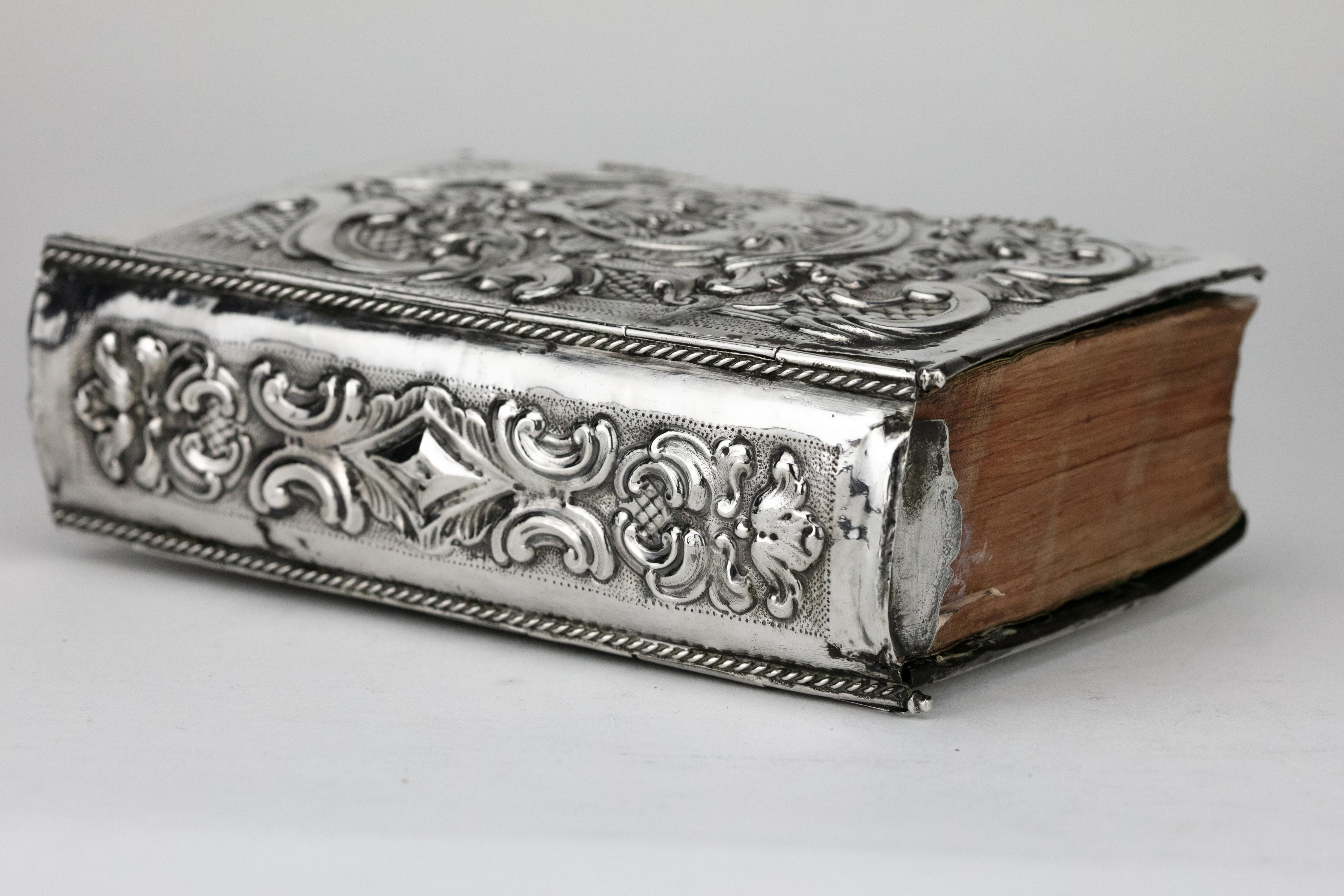 Late 18th Century Italian Silver Book Binding by Marc'antonio Belotto of Padua In Good Condition For Sale In New York, NY