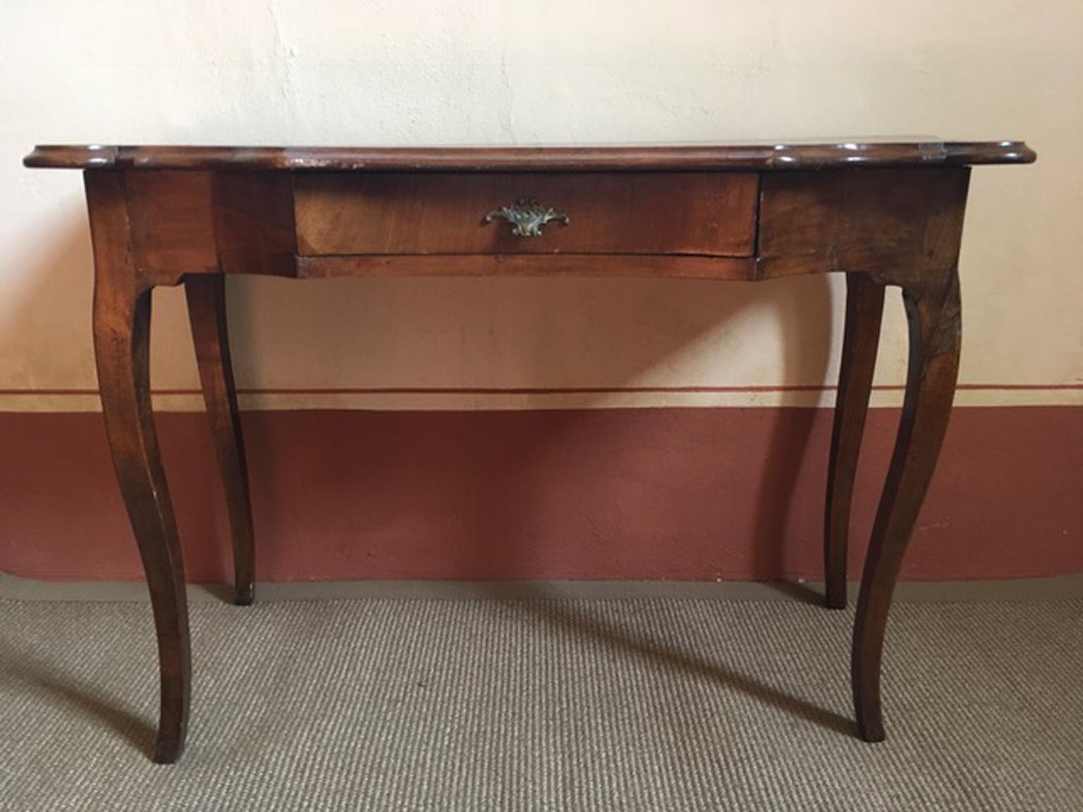 Italy Late 18th Century Regency Walnut Console or Wall Desk Hand Carved For Sale 3