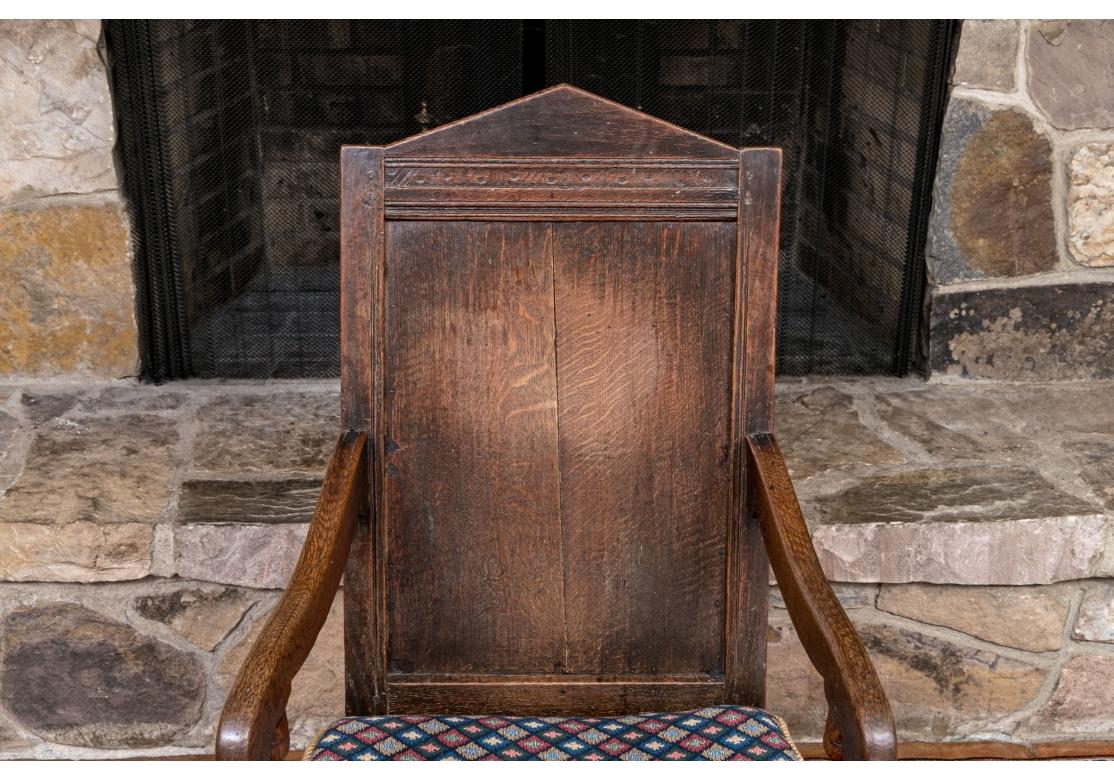 Spätes 18. Jahrhundert Jacobean Stil Hall Stuhl (Eichenholz) im Angebot