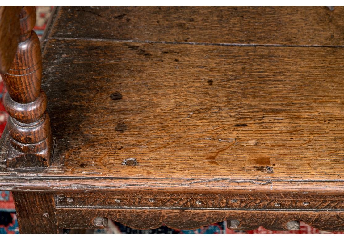 Spätes 18. Jahrhundert Jacobean Stil Hall Stuhl im Angebot 1
