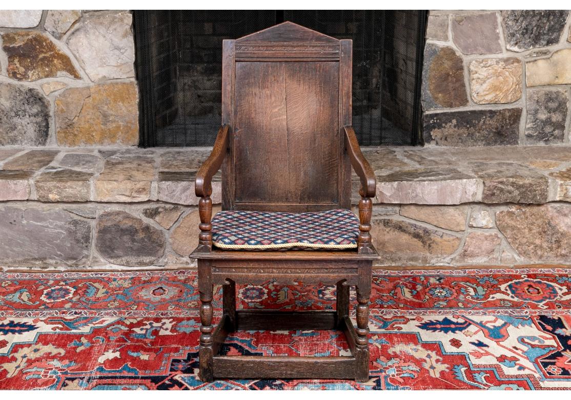 Spätes 18. Jahrhundert Jacobean Stil Hall Stuhl im Angebot 2