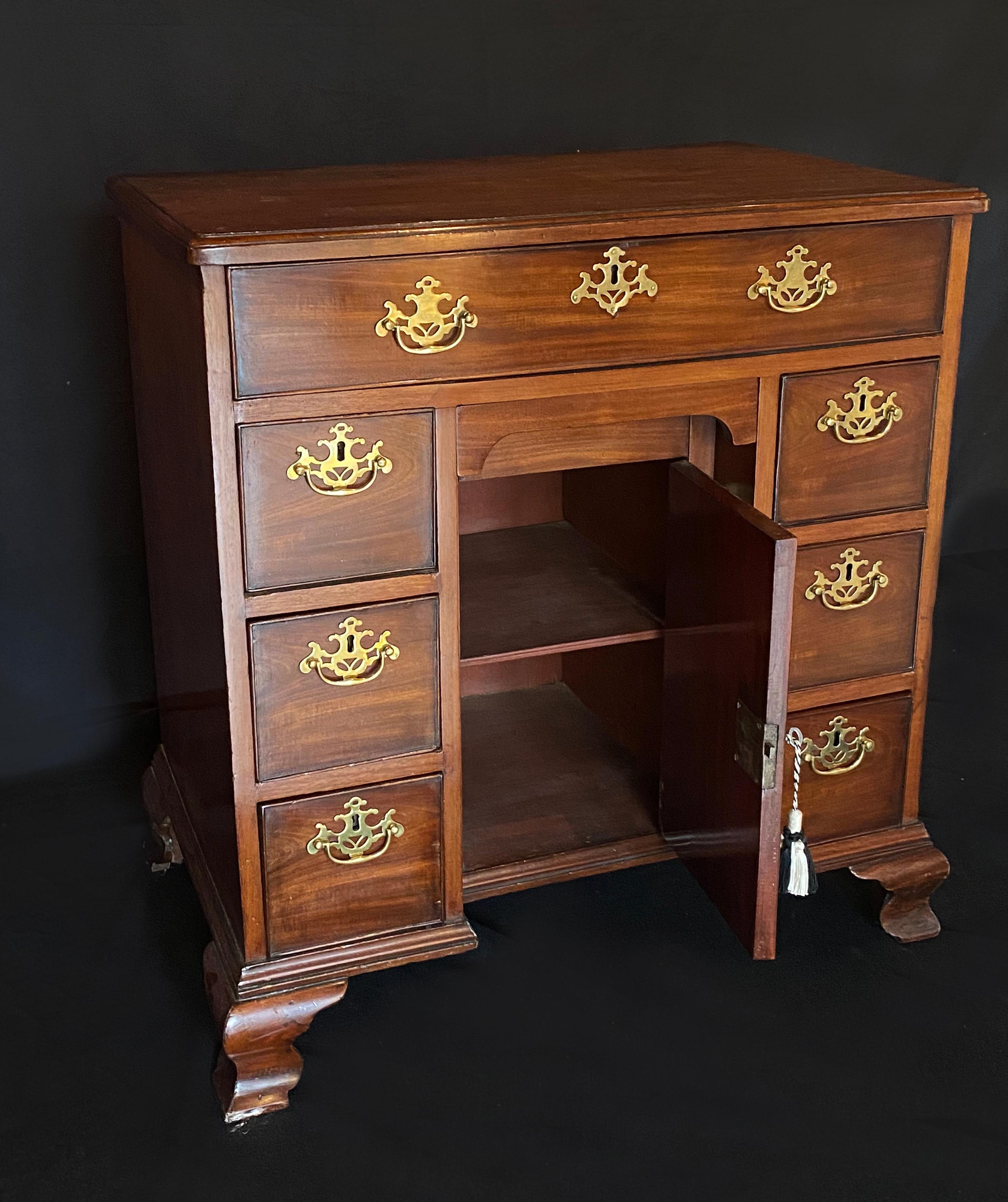 British Late 18th Century Ladies Antique Mahogany Keyhole Desk, Original Brass Handles For Sale