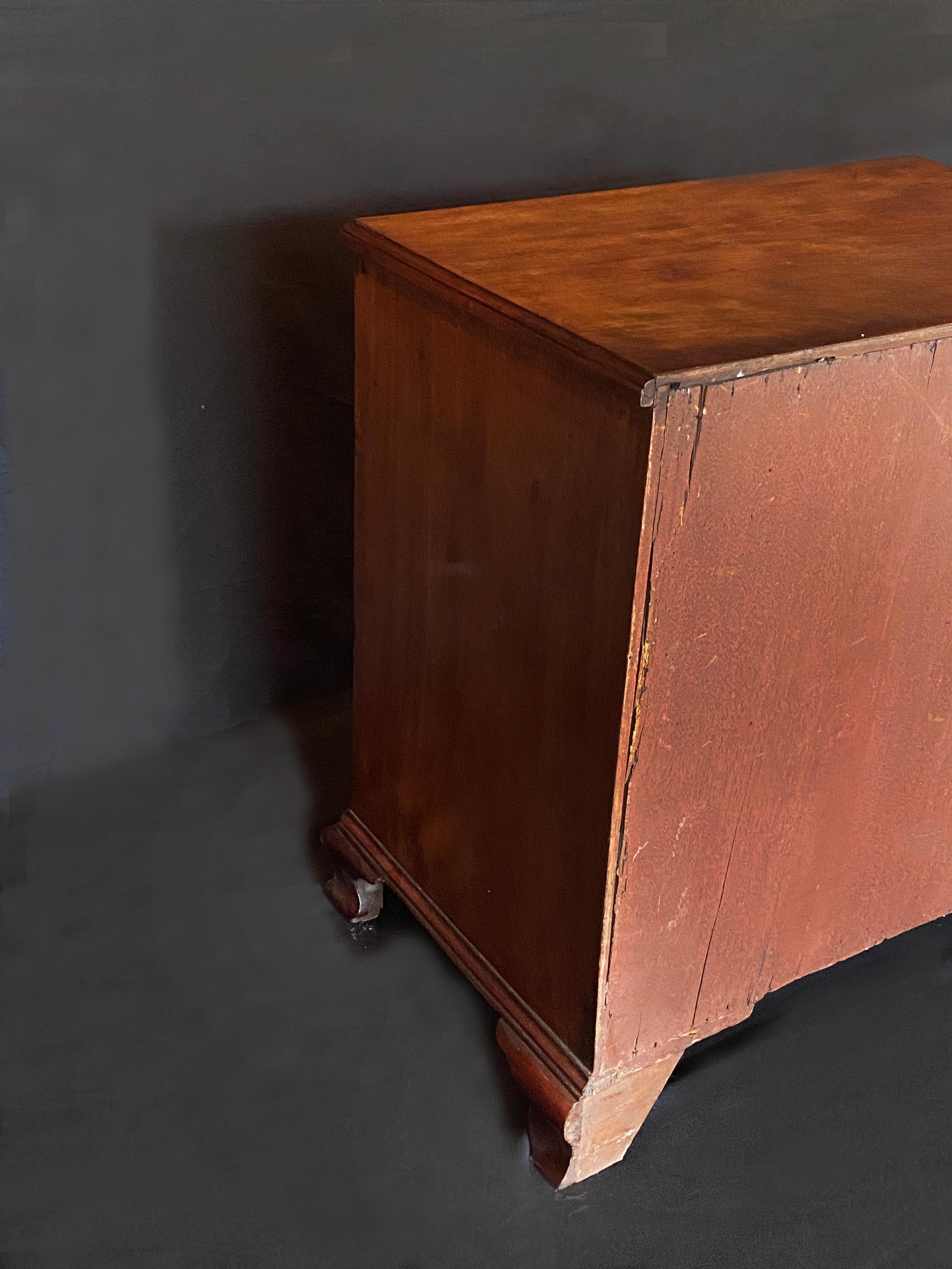 Late 18th Century Ladies Antique Mahogany Keyhole Desk, Original Brass Handles For Sale 2