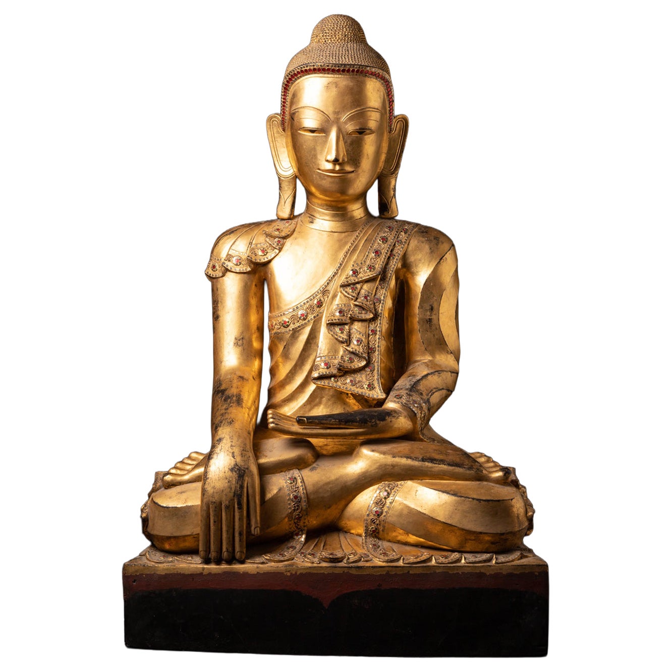 Fine del XVIII secolo. Grande e particolare statua antica di Buddha birmana proveniente dalla Birmania in vendita