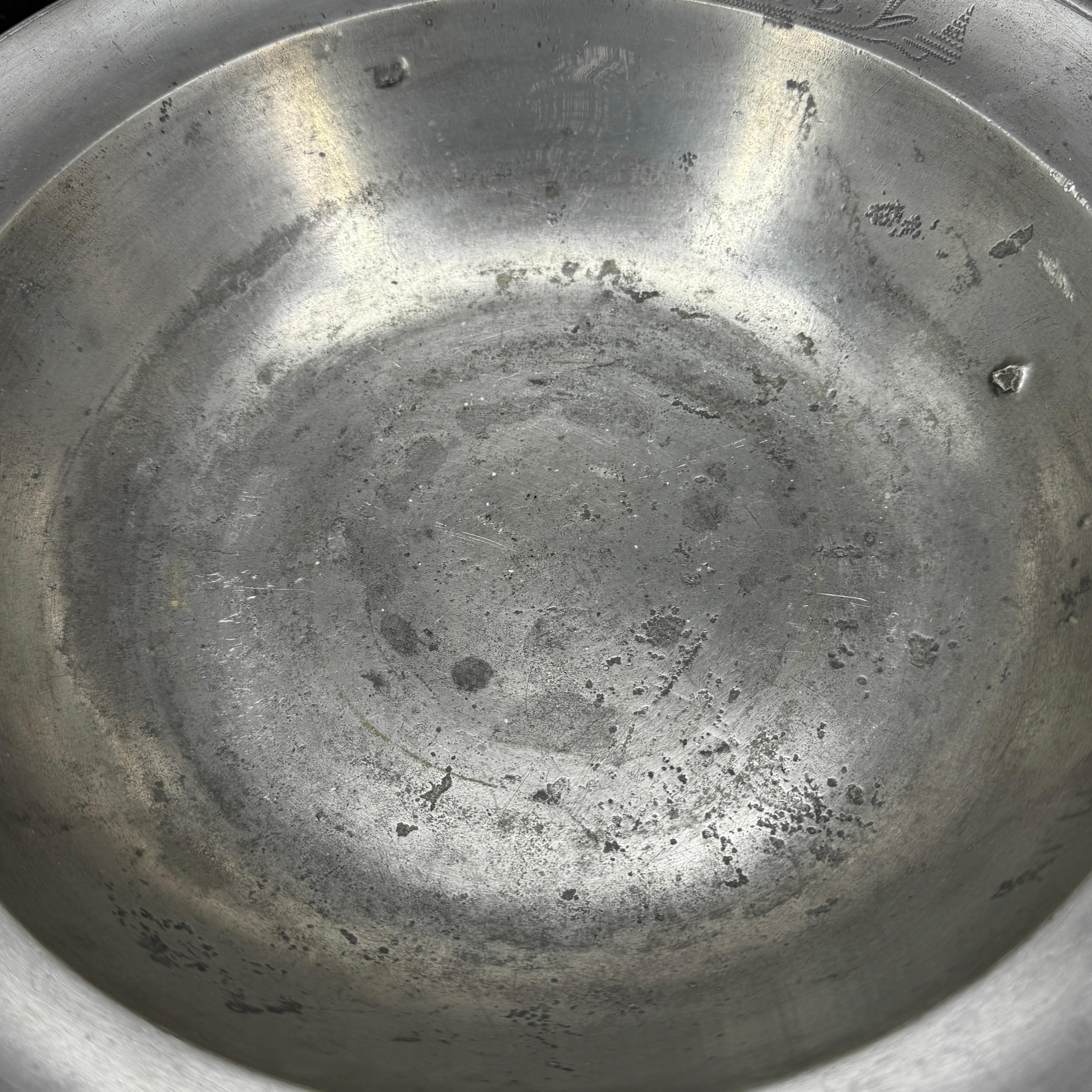 Grande ciotola rotonda danese in peltro della fine del XVIII secolo in vendita 4
