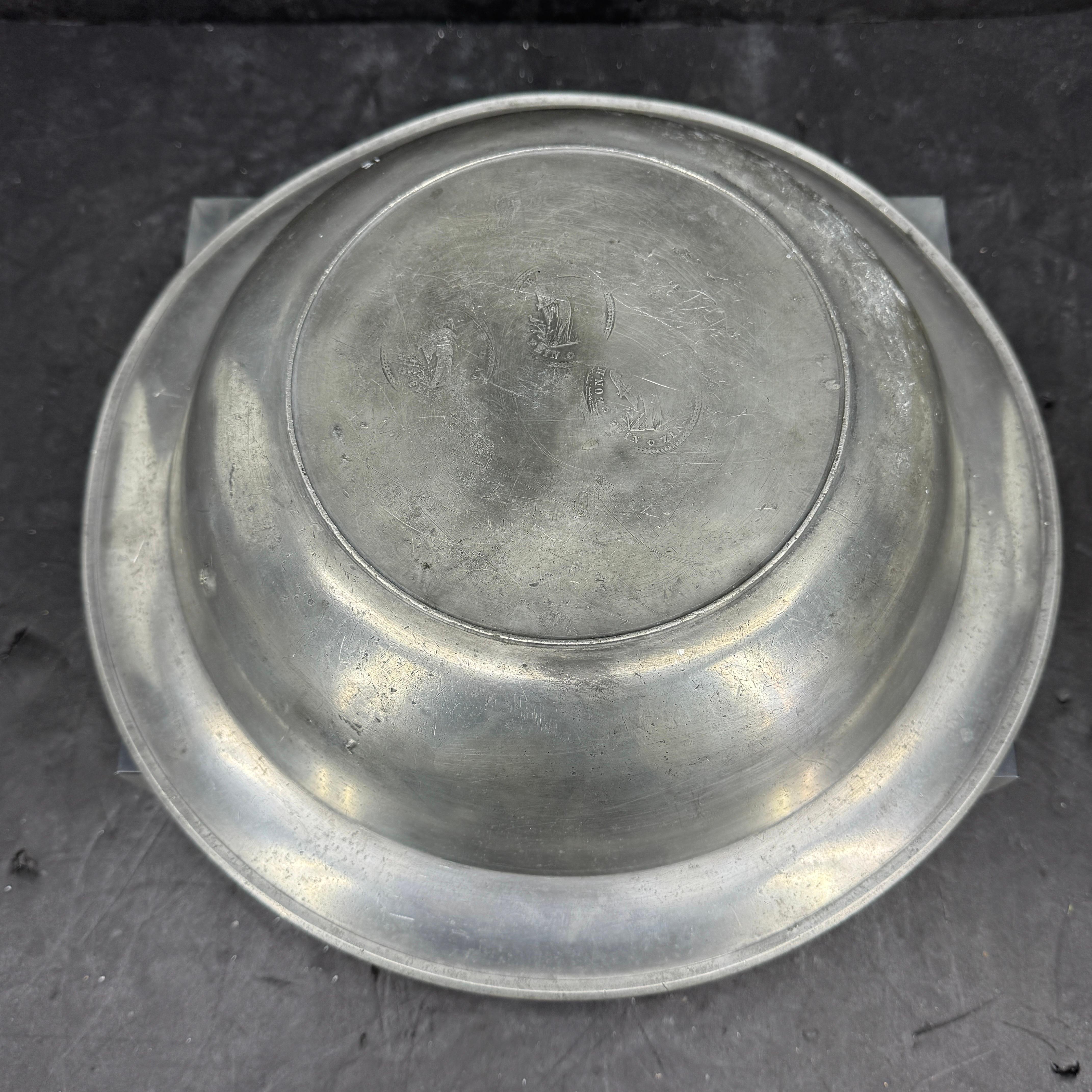 Grande ciotola rotonda danese in peltro della fine del XVIII secolo in vendita 5