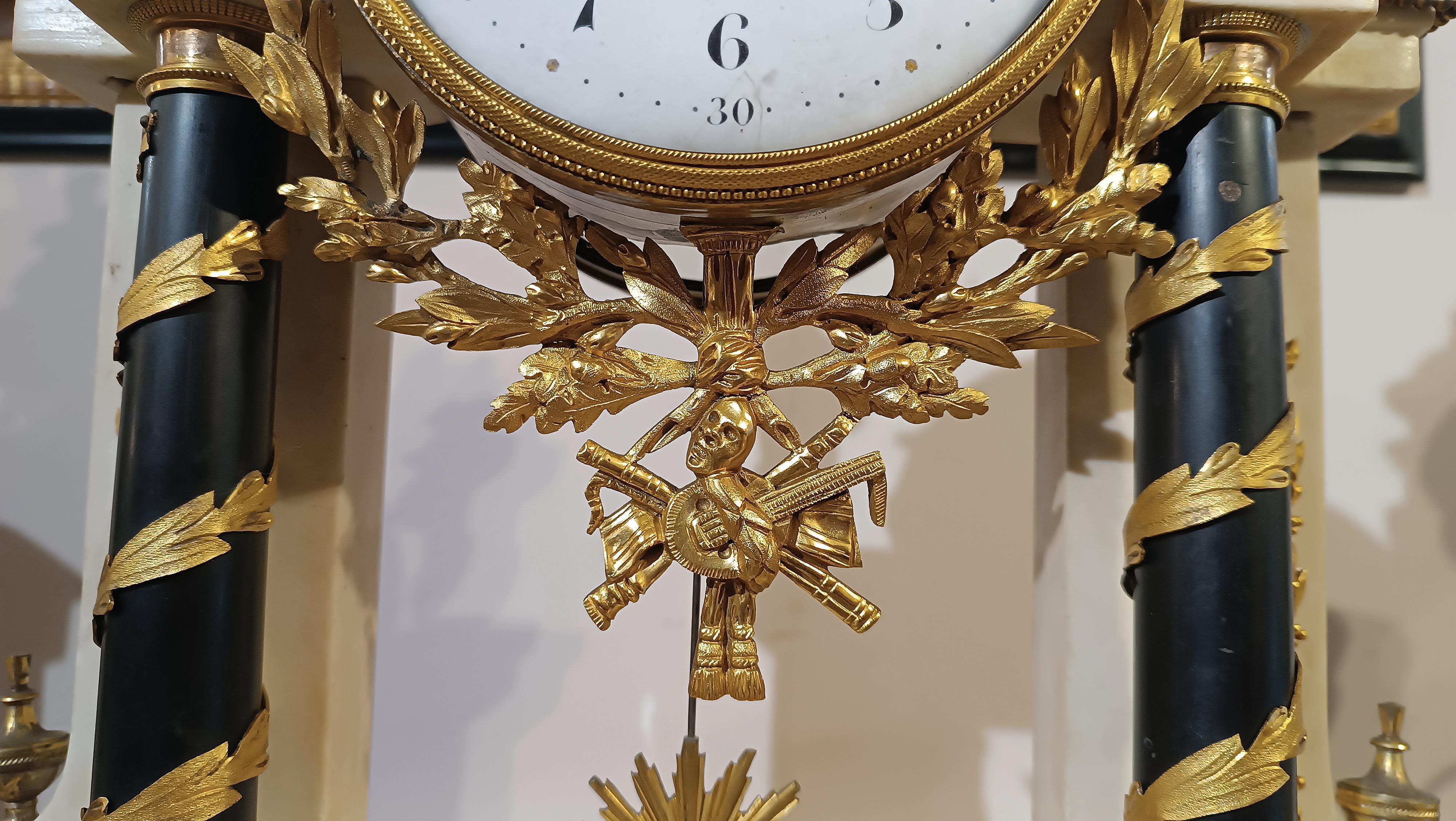 XVIII secolo OROLOGIO A TEMPIO DIRETTO DEL TARDO 18° secolo in vendita