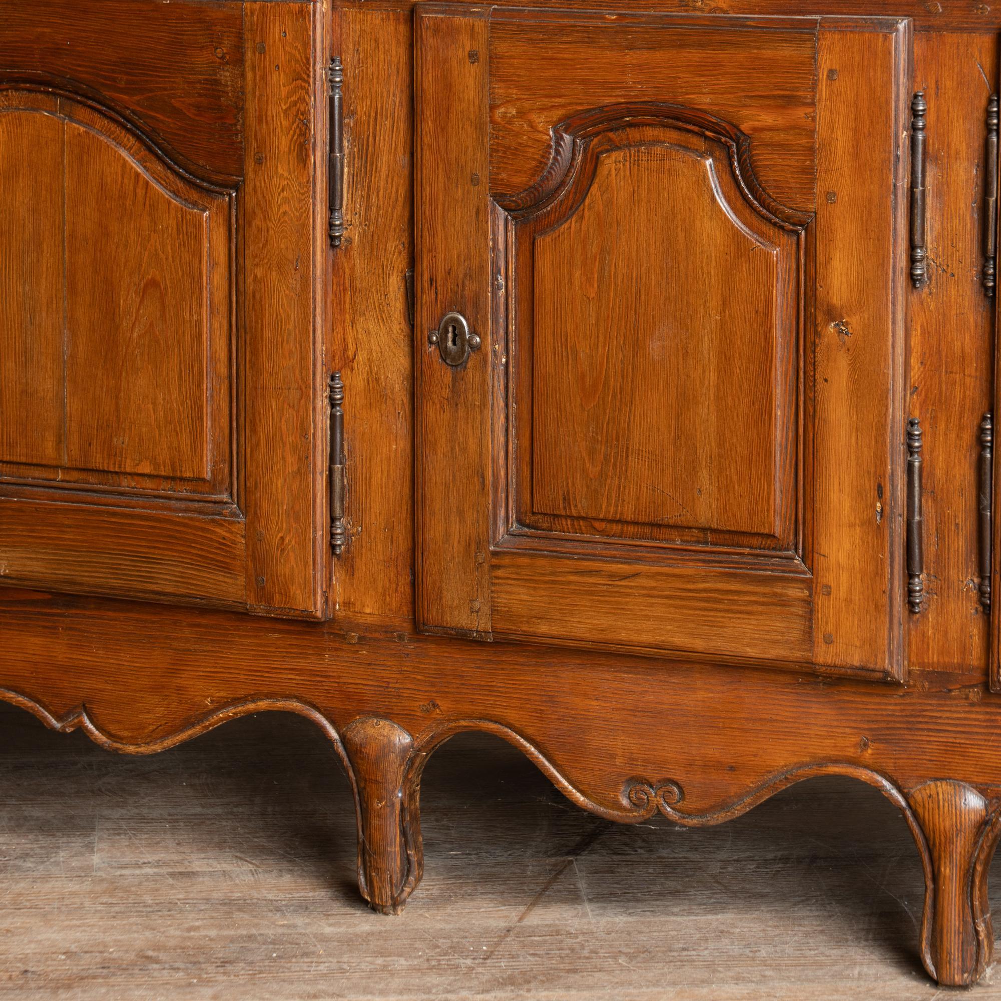 Fin du XVIIIe siècle Grande bibliothèque française Vitrine à deux corps État moyen - En vente à Round Top, TX