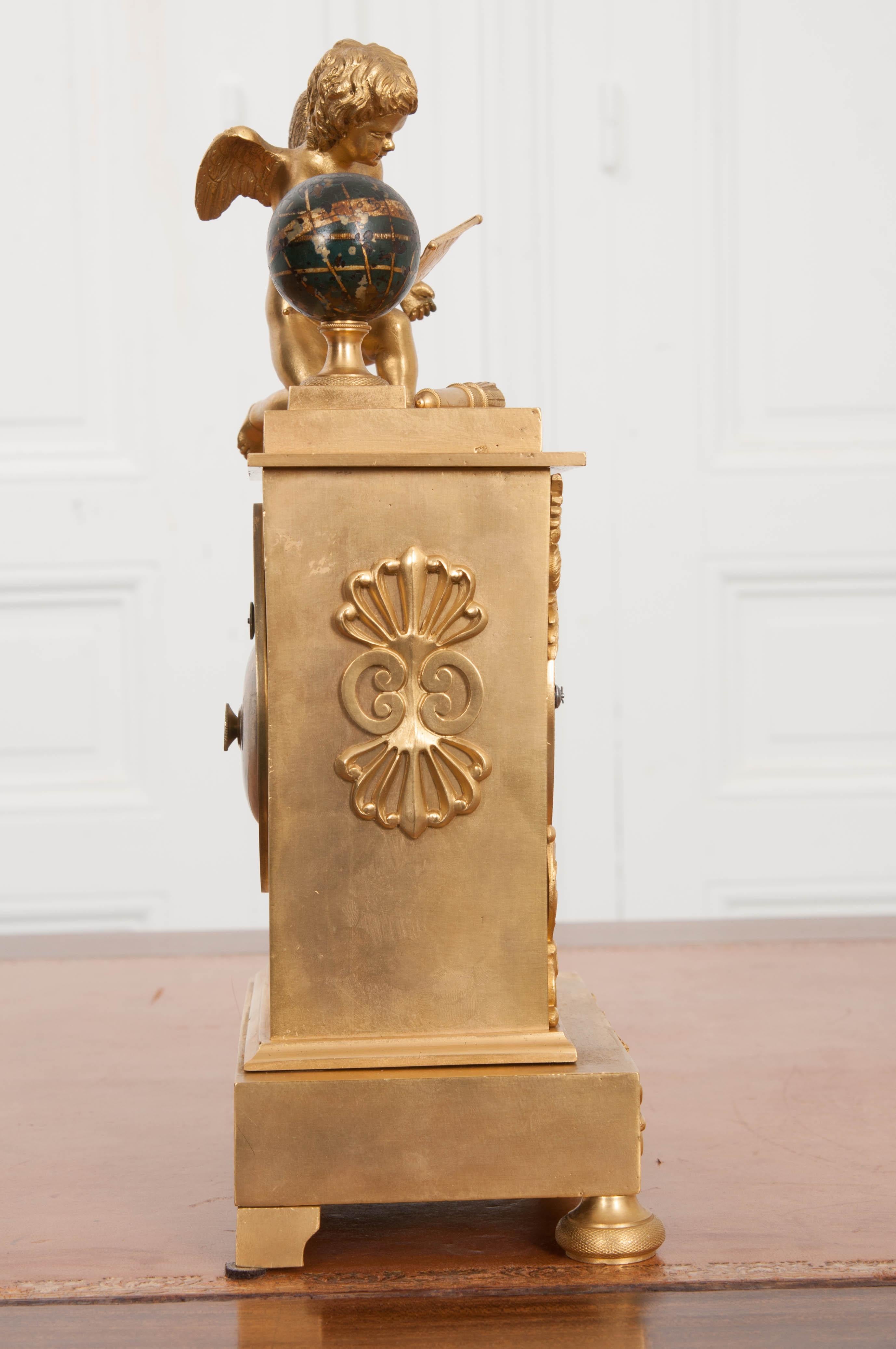 Late 18th Century Le Roi à Paris Fire-Gilded Bronze Mantel Clock In Good Condition In Baton Rouge, LA