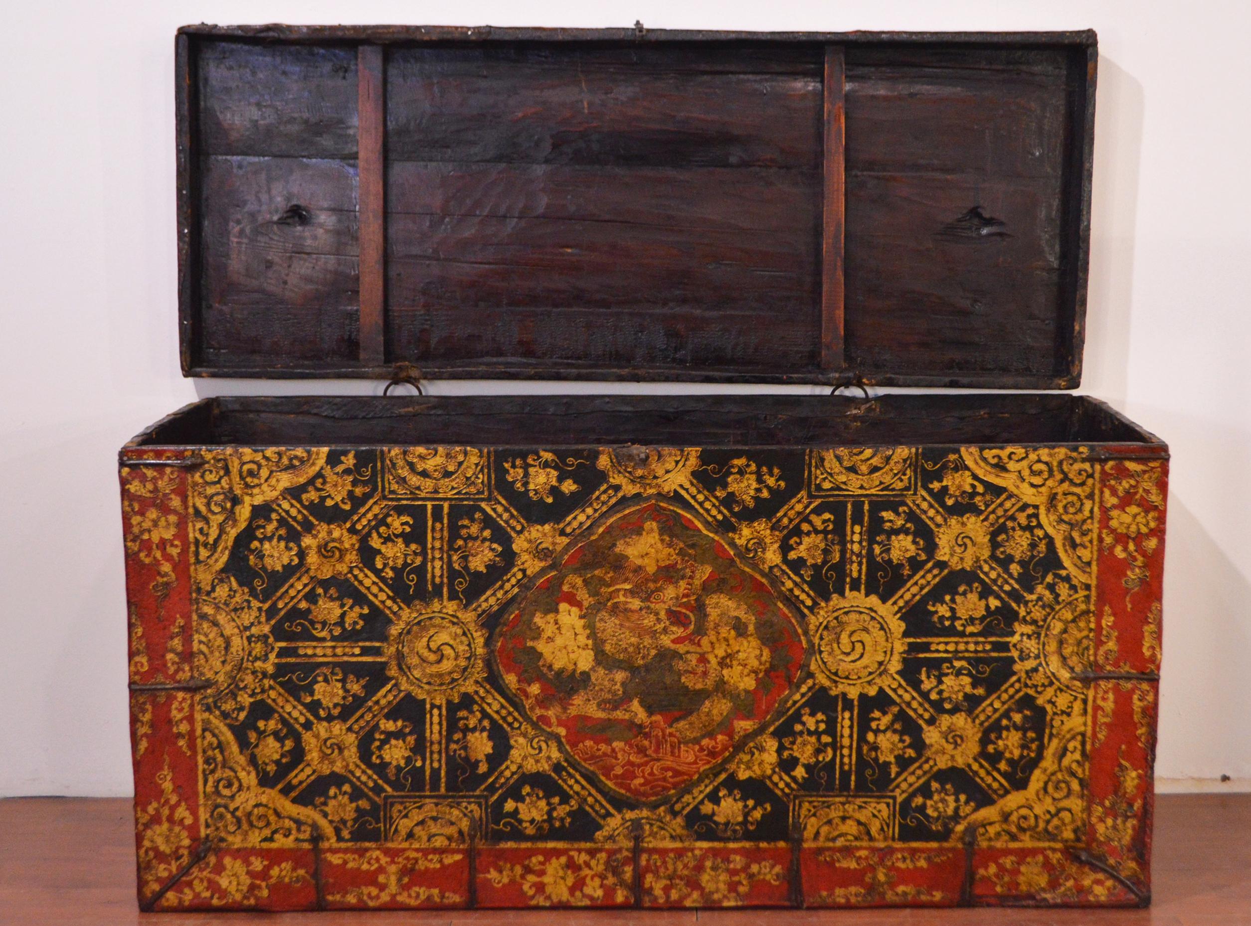 Late 18th Century Leather and Metal Tibetan Trunk For Sale 8