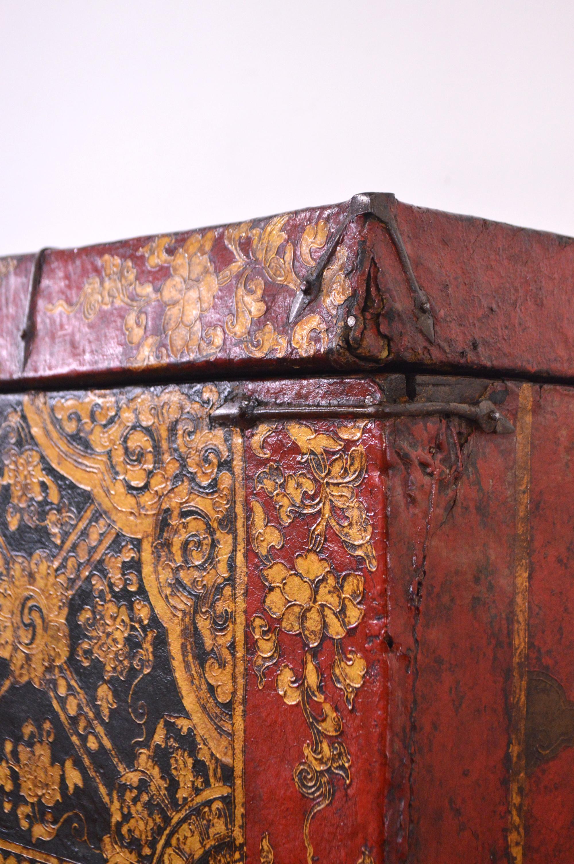Late 18th Century Leather and Metal Tibetan Trunk For Sale 14