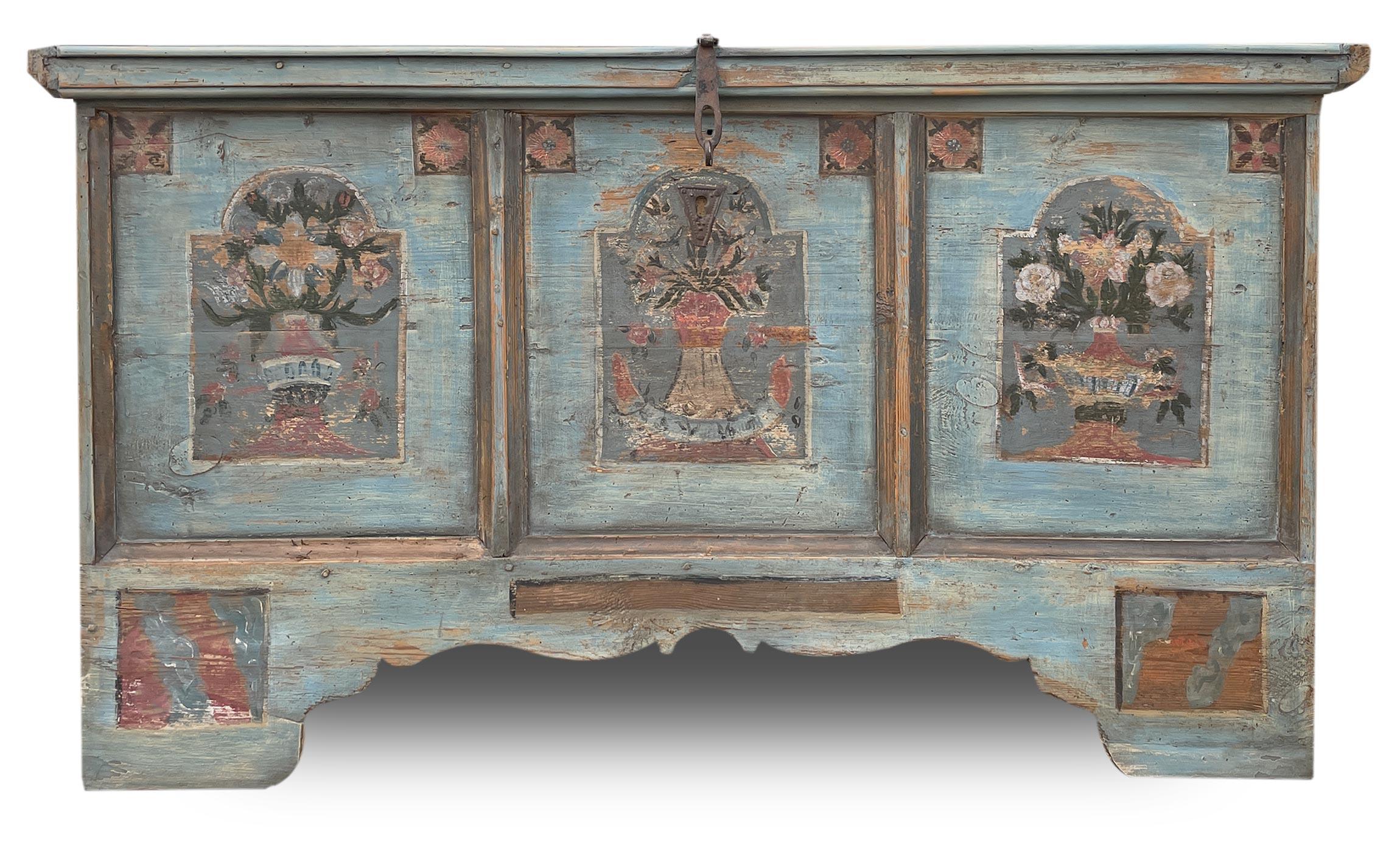 Italian Late 18th Century Light Blu Floral Painted Blanket Chest For Sale