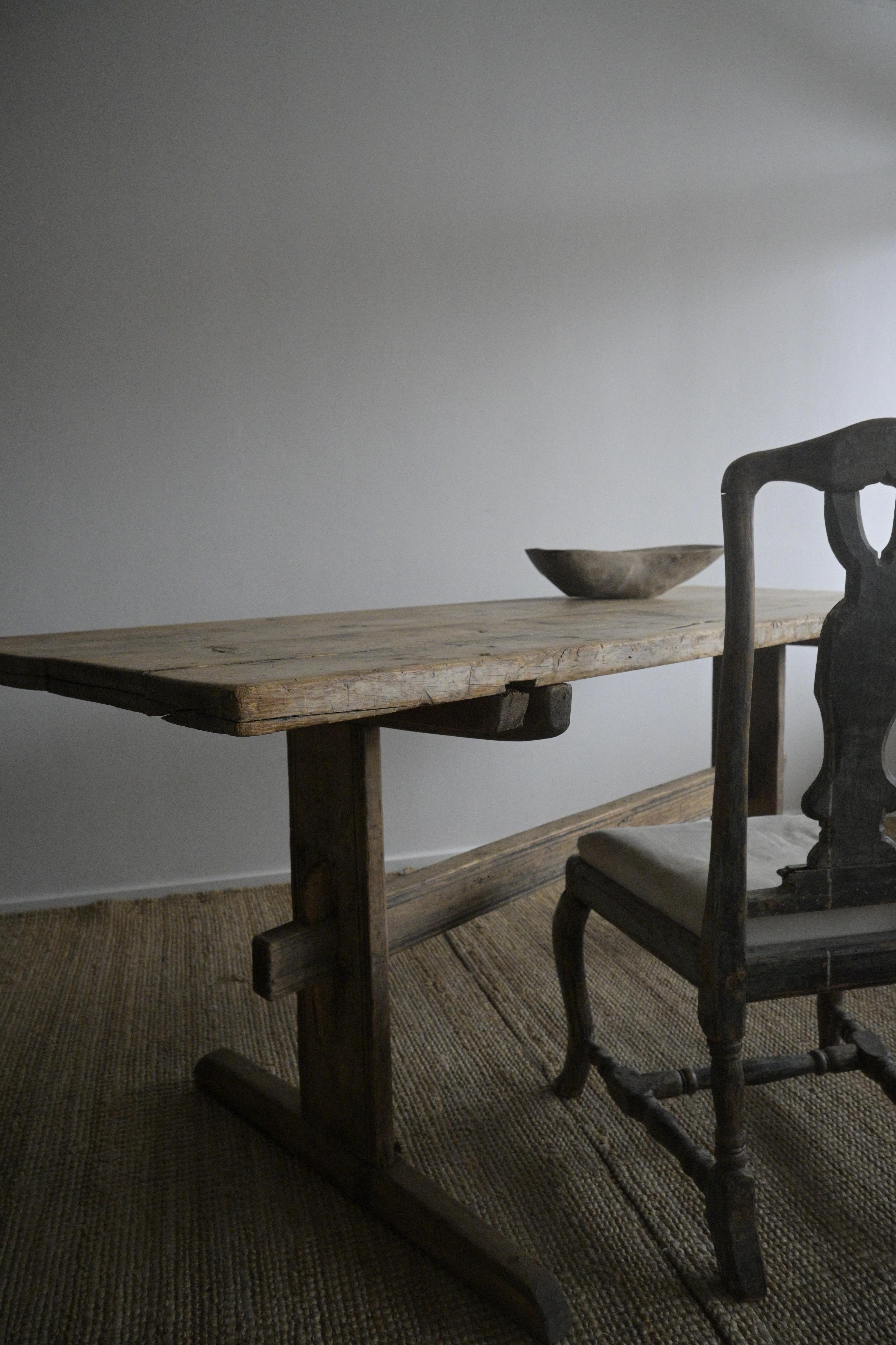 Table à tréteaux longue de la fin du XVIIIe siècle, Suède en vente 3