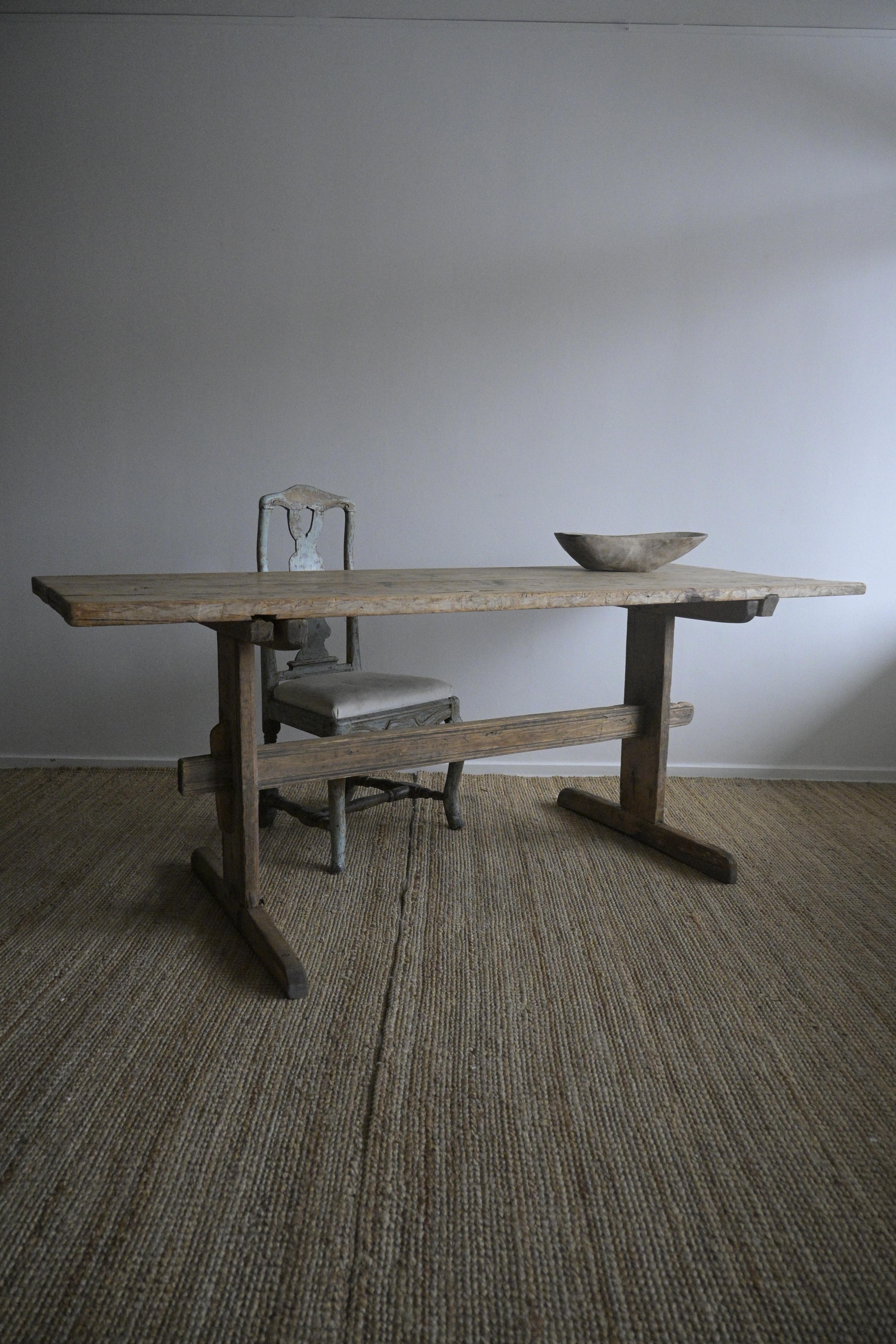 Late 18th-century long Trestle Table from Sweden For Sale 4