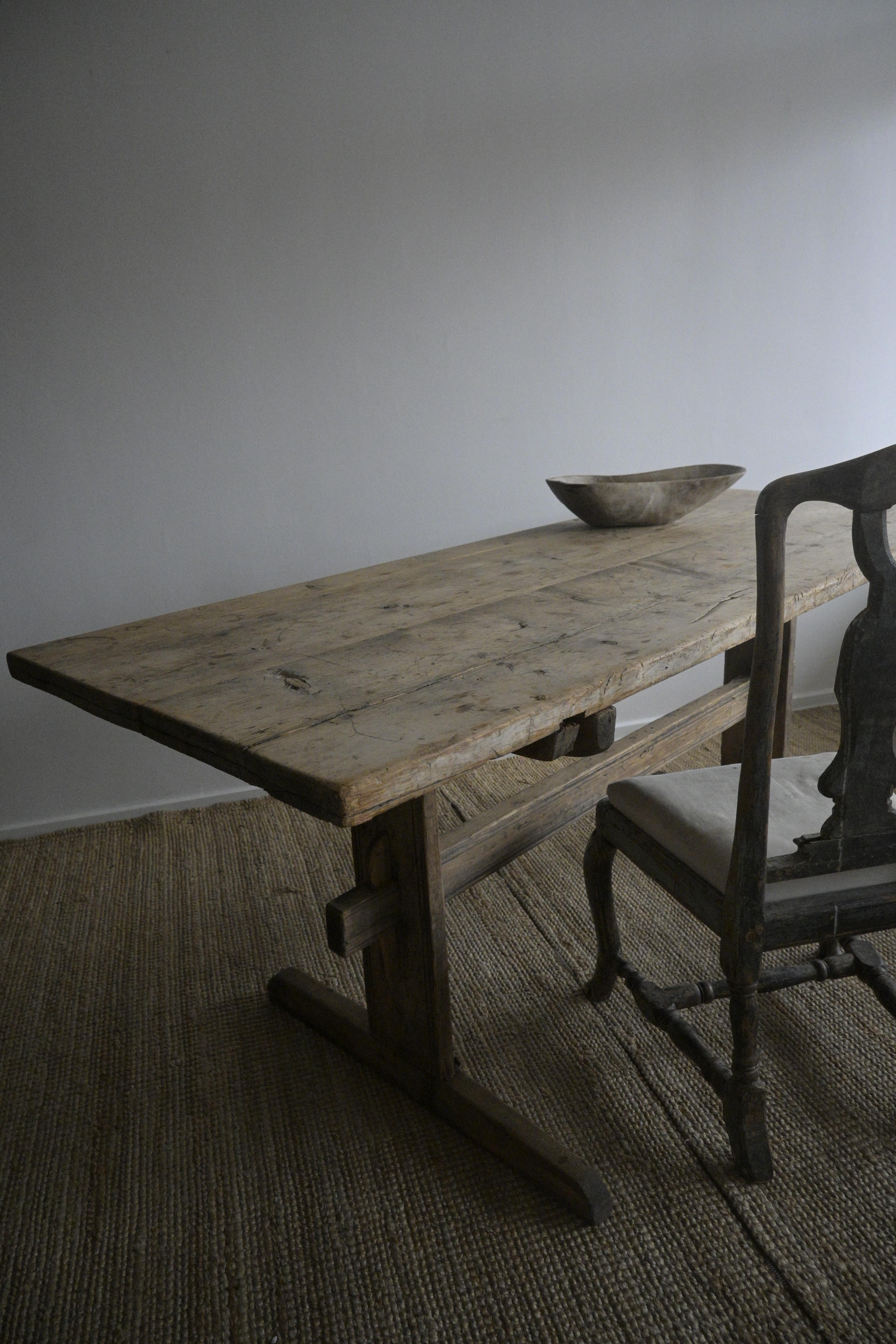 Table à tréteaux longue de la fin du XVIIIe siècle, Suède en vente 9